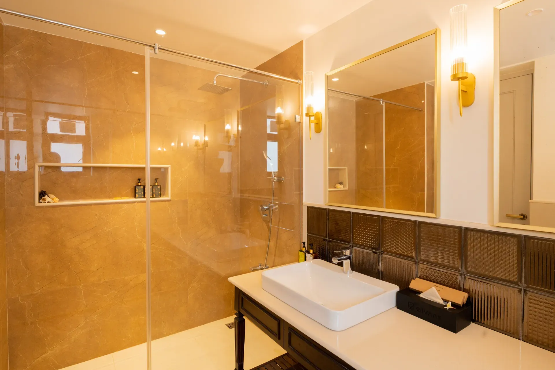 Lumin | 4-BHK | Pvt Pool | Garden | Bar