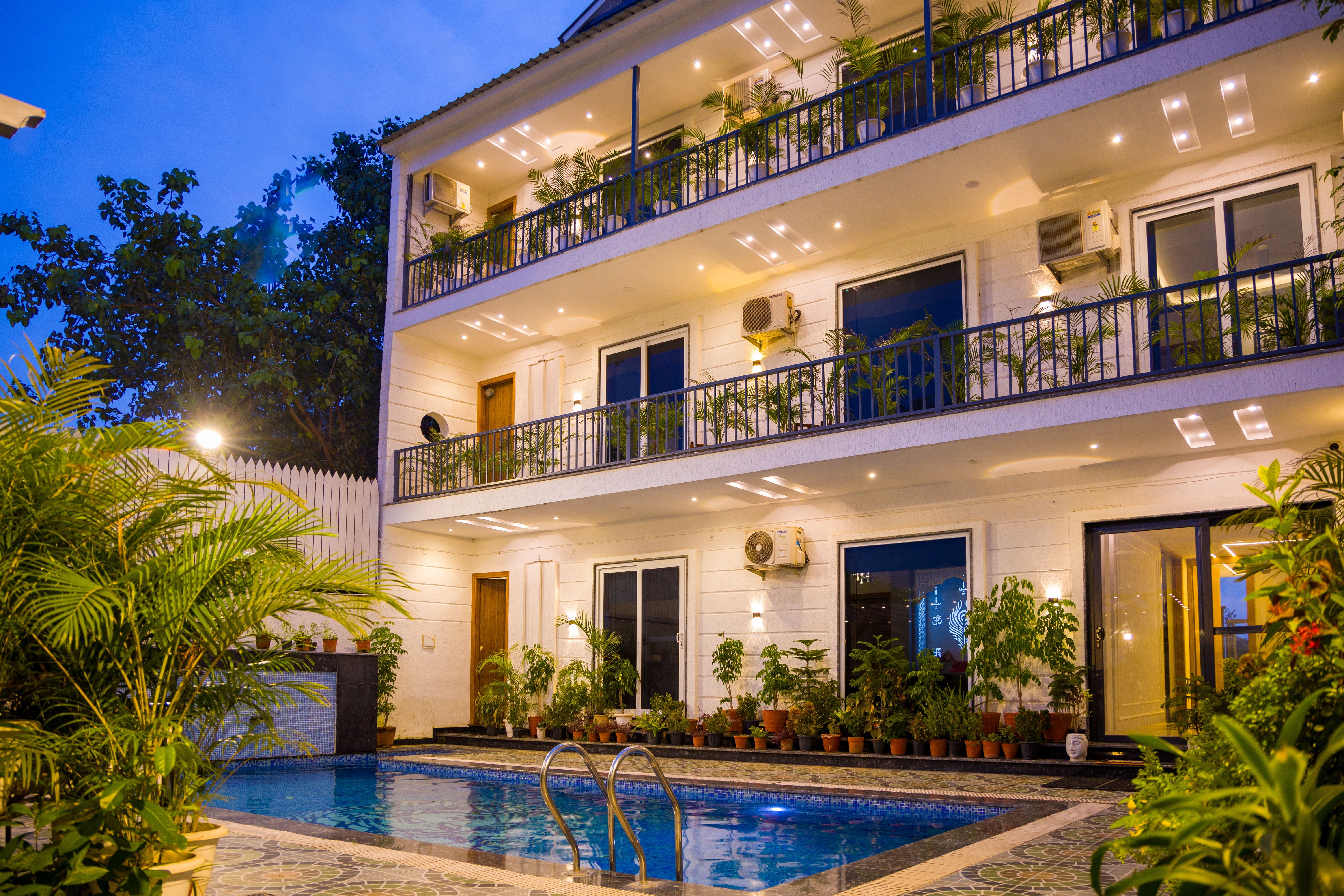 Versace Farms | Pet-friendly 5-BHK Farmhouse With Private Pool, Gazebo & Lush Garden - Image 4