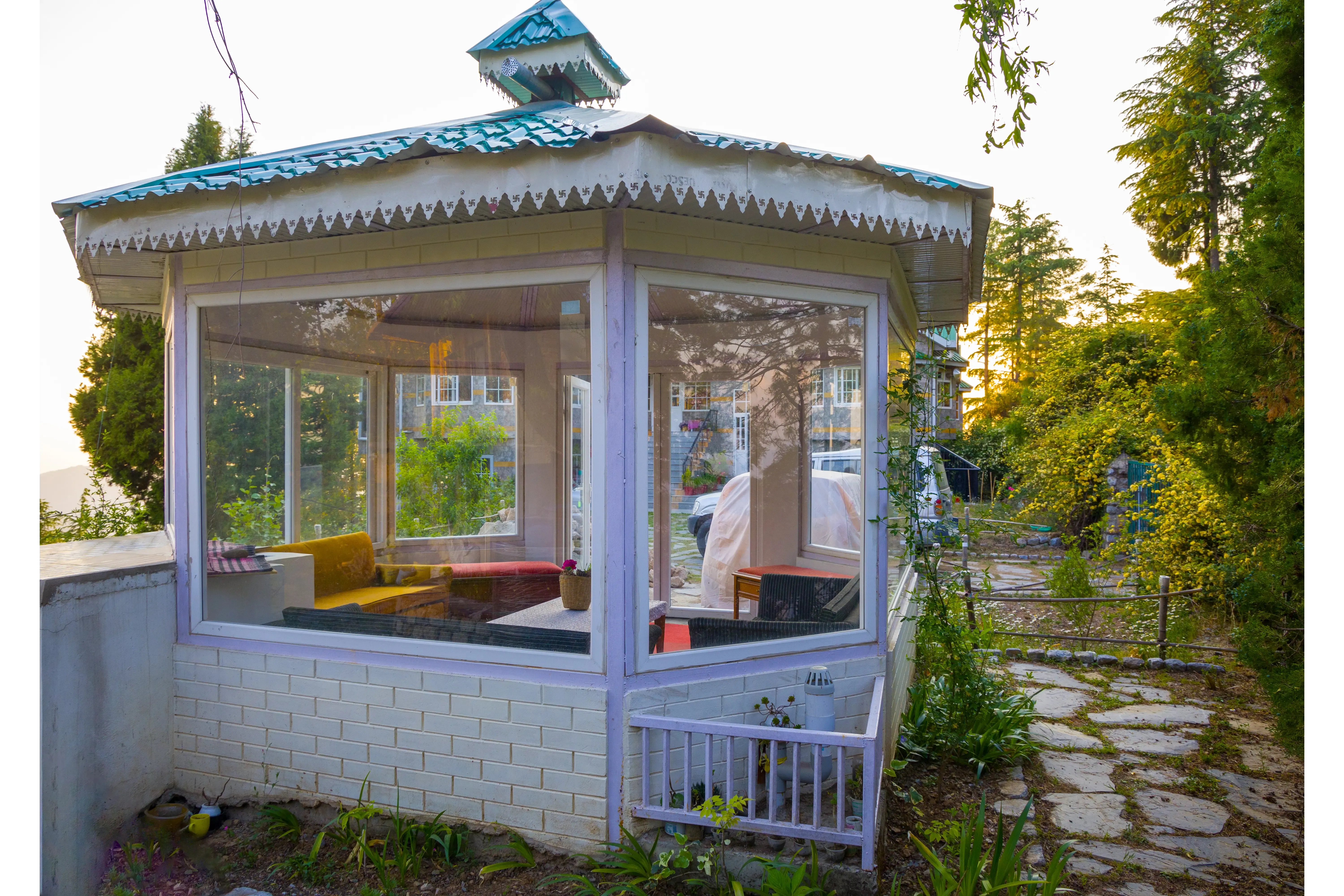 Hill Top Farmstead | Heritage 3-BHK English-Style Villa With Balcony, Gazebo & Stunning Hill Views - Image 5