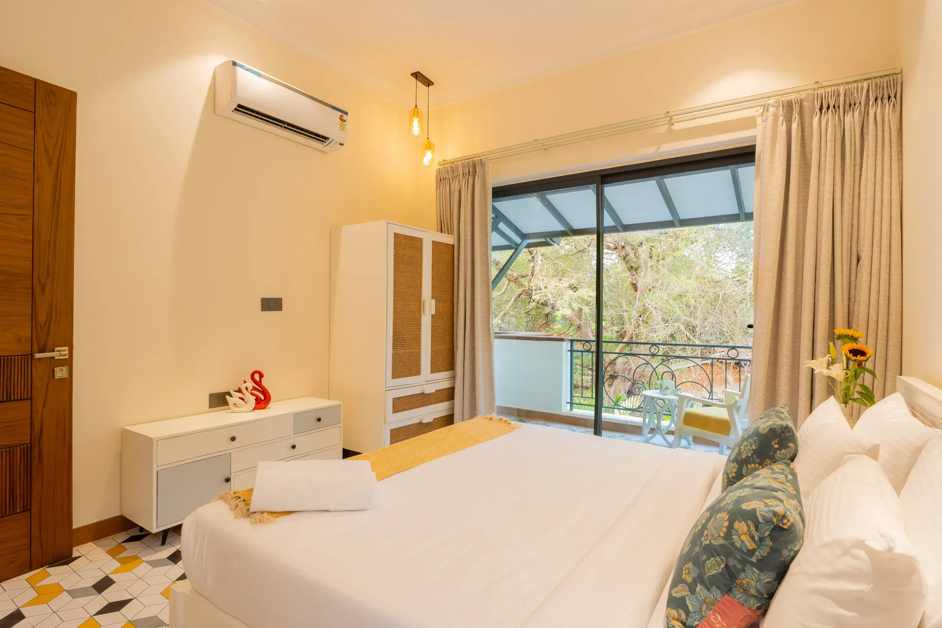 Laguna Echo | Serene Pet-friendly 3-BHK Retreat With Private Pool & Garden Near Anjuna Beach