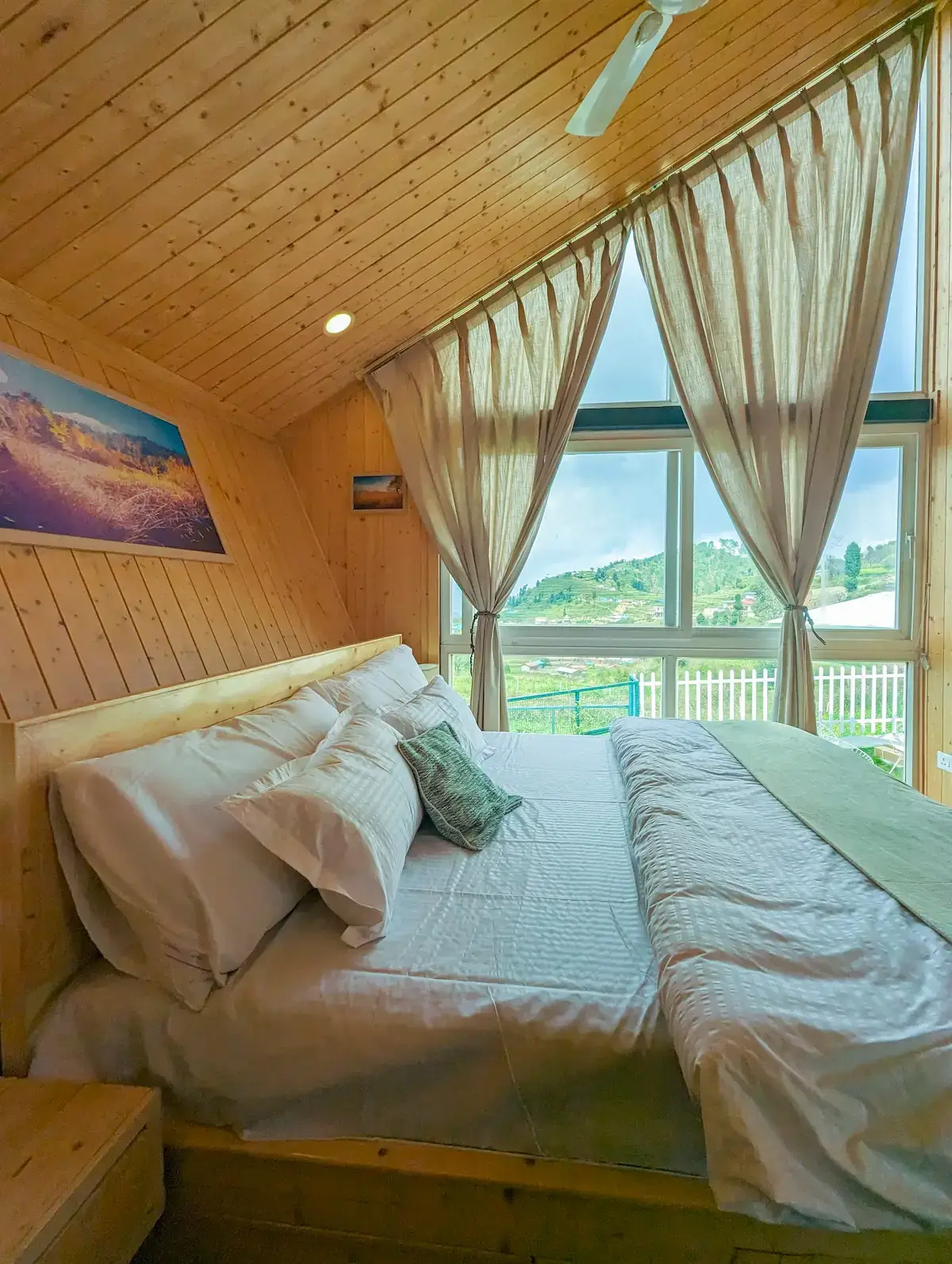 Hyun: Unique, Modern Cottage