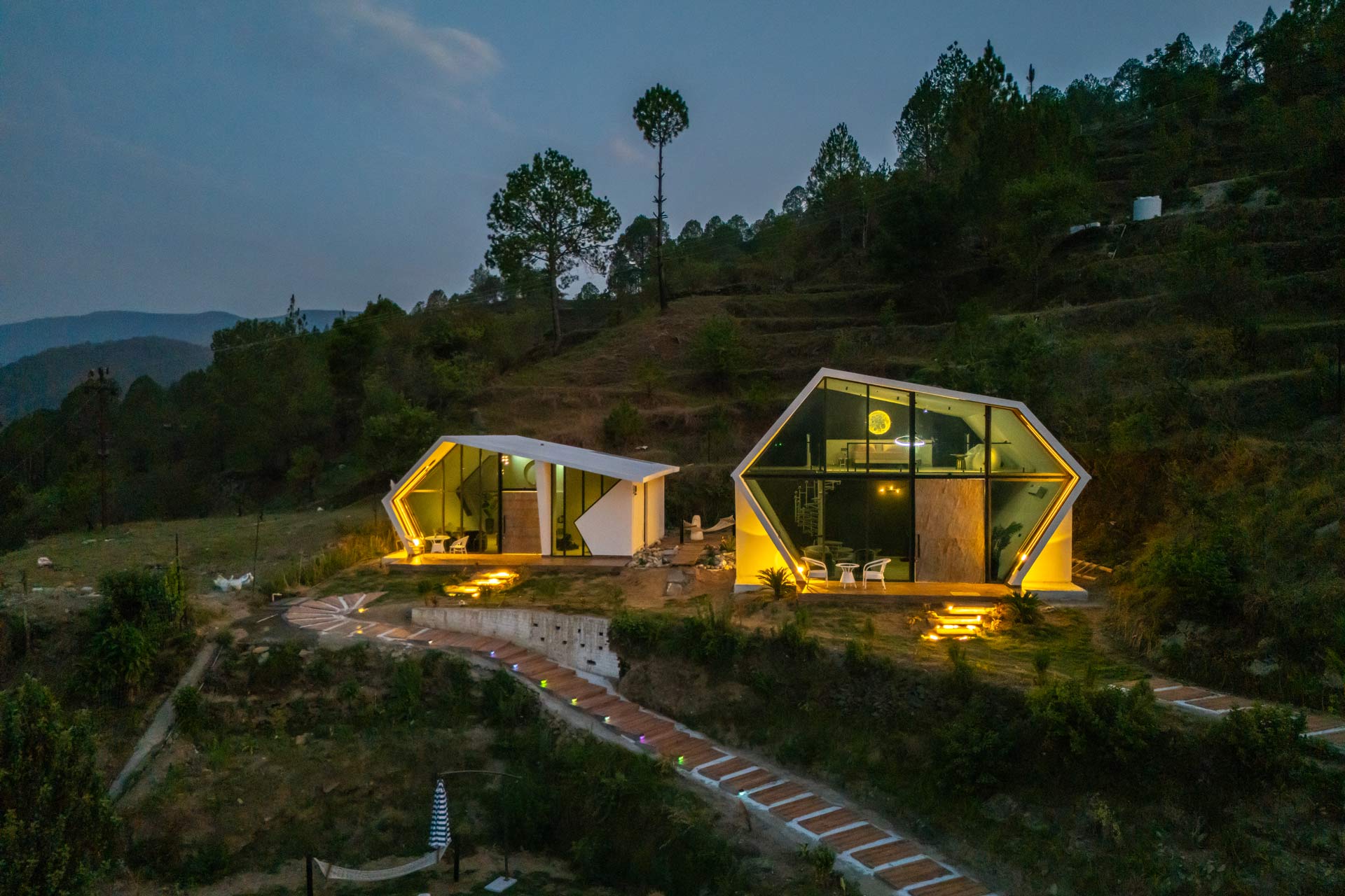 Luna Nova W/ Outdoor Pool - Ranikhet