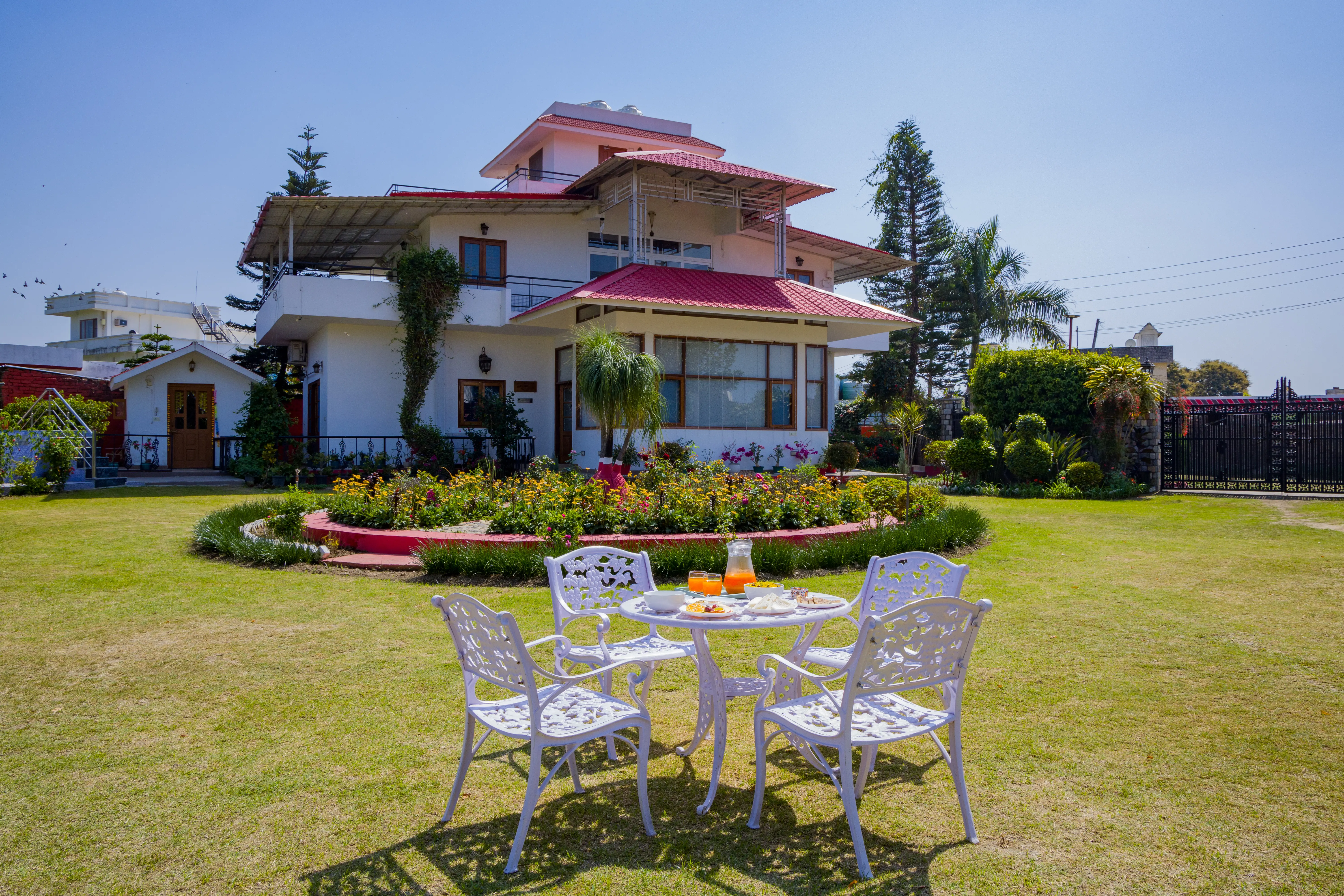 Farm Naturelle | Pet-friendly 3-BHK Farmhouse Near Jim Corbett With Garden, Terrace & Orchards 