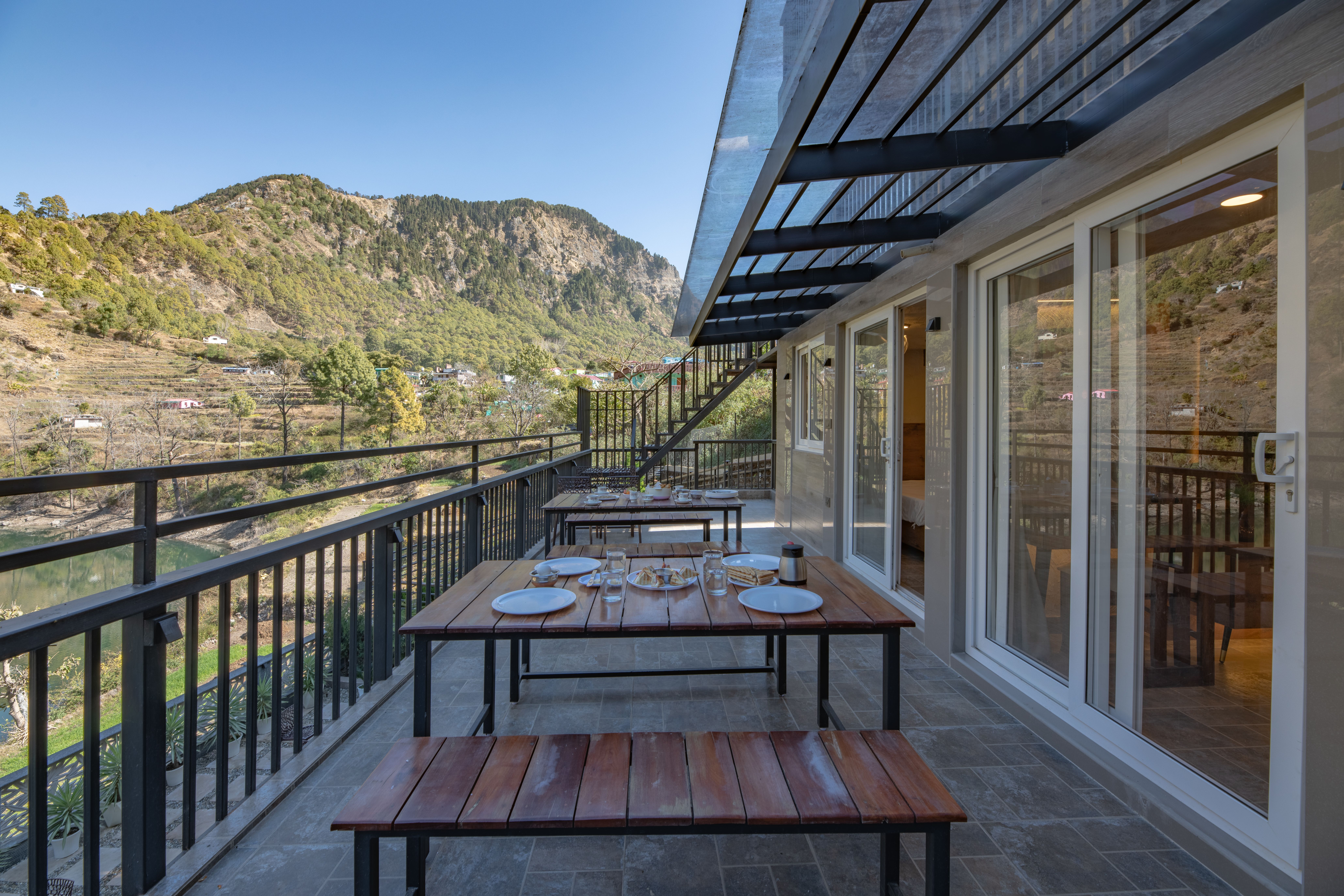 Lakefront Escape | Charming 2-room Suite with Sit-out area, Lake Views & Outdoor deck - Image 3