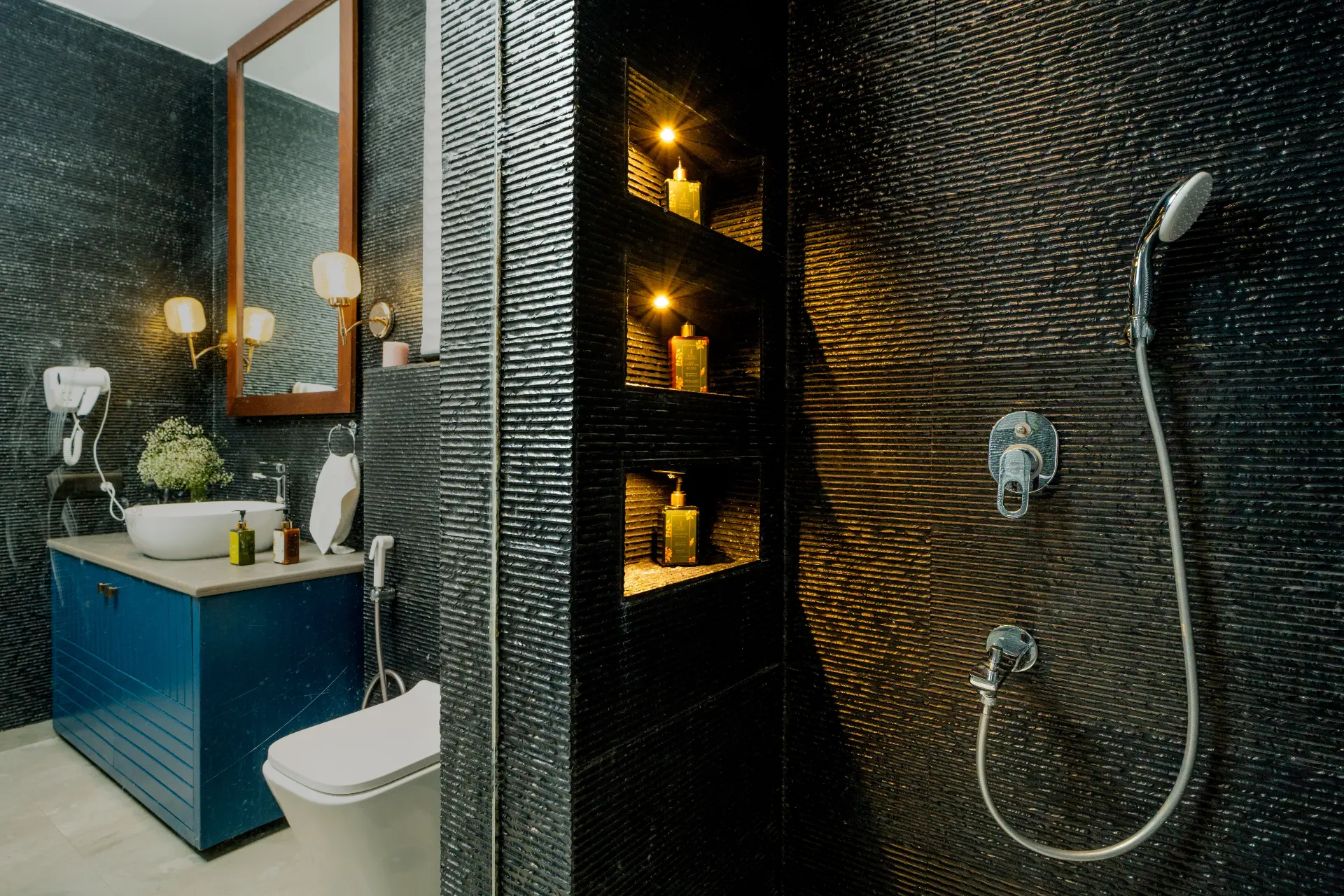 Suntuarios Casa Iris | 4-BHK | Pvt Pool | Jacuzzi | Gazebo