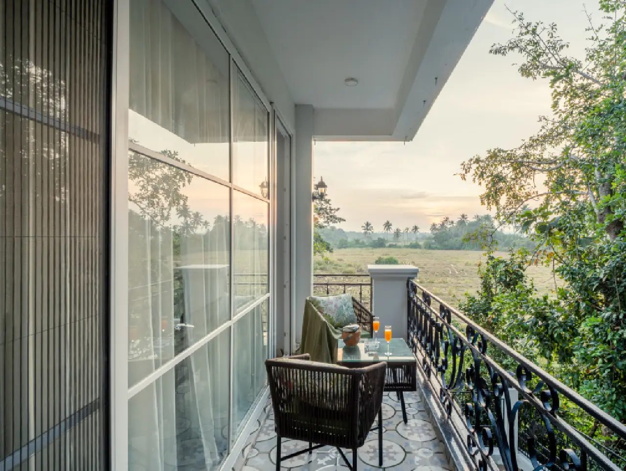 Suntuarios Casa Ivy | 4-BHK | Pvt Pool | Jacuzzi | Gazebo | Lift