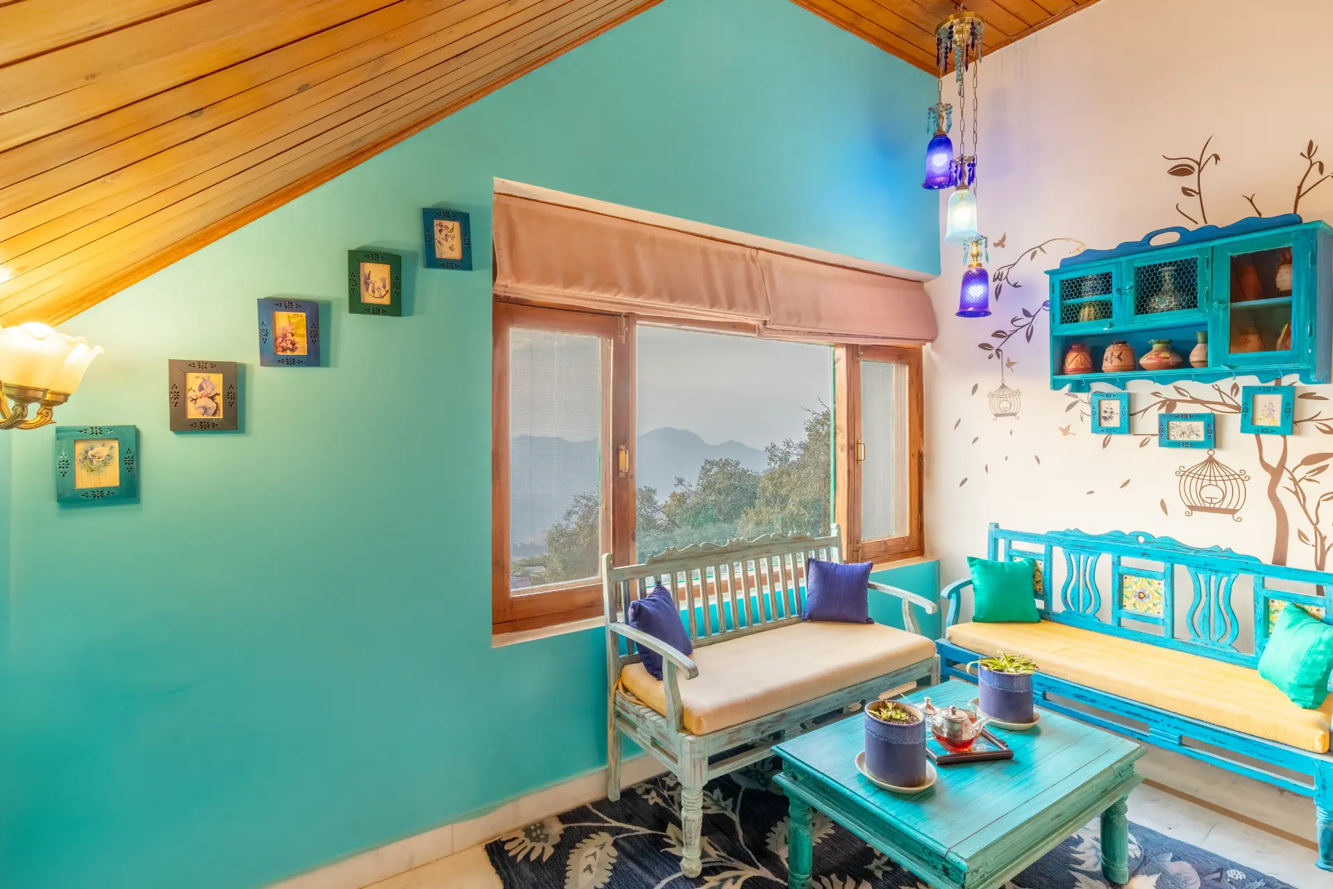 Meridian Oaks Estate | 5- Rooms | Lounge Areas | Outdoor Area With Hill Views - Image 5