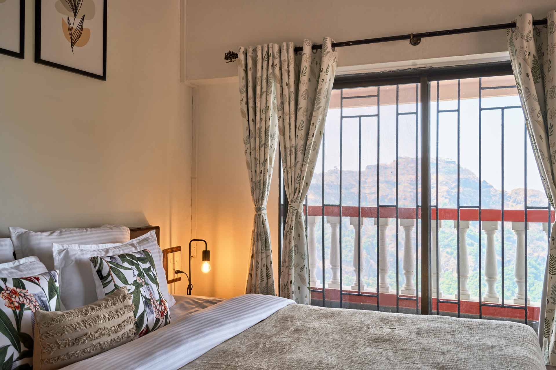 Cliffhanger Solitude - Gaganbawada