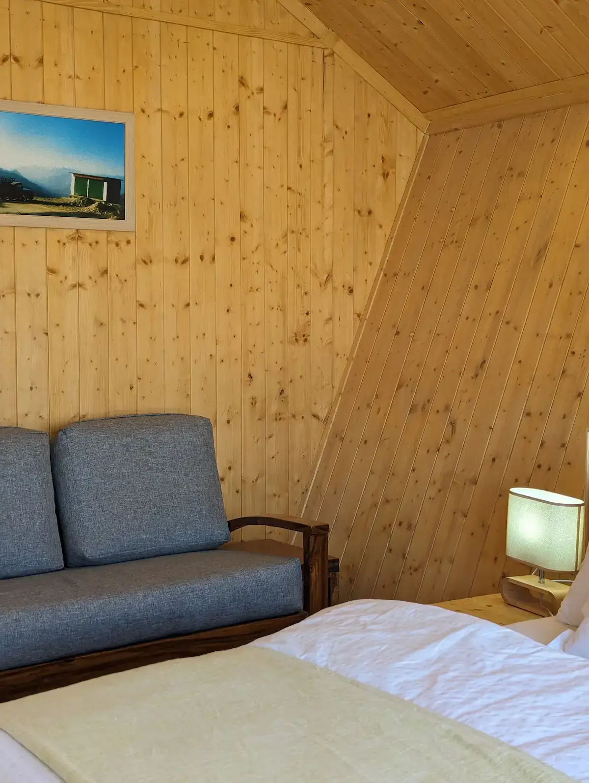 Hyun: Unique, Modern Cottage