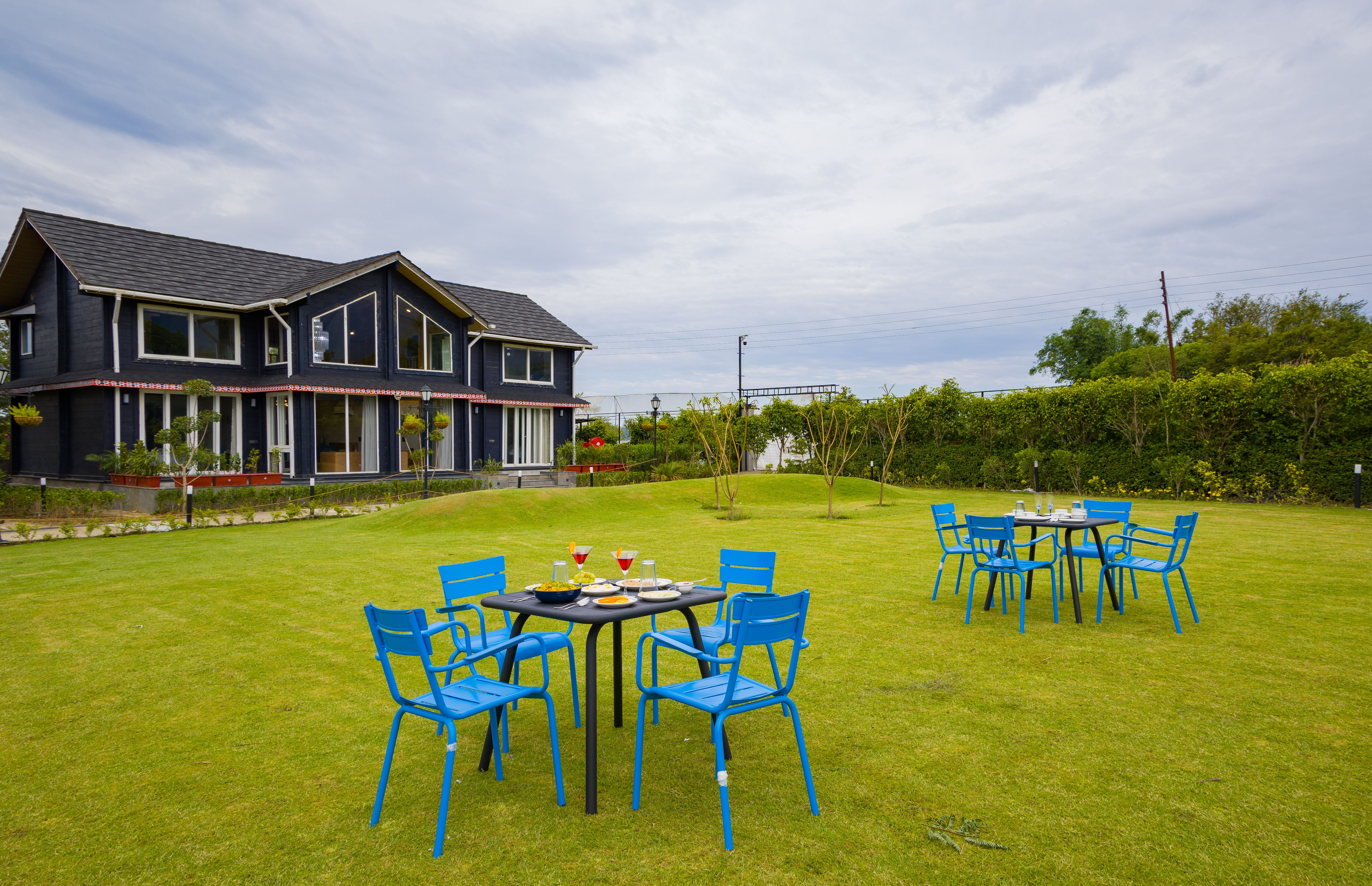 Esh Cottages Birch | Hillside 4-BHK Hideaway With Lush Garden, Common Pool, &  Gaming Zone