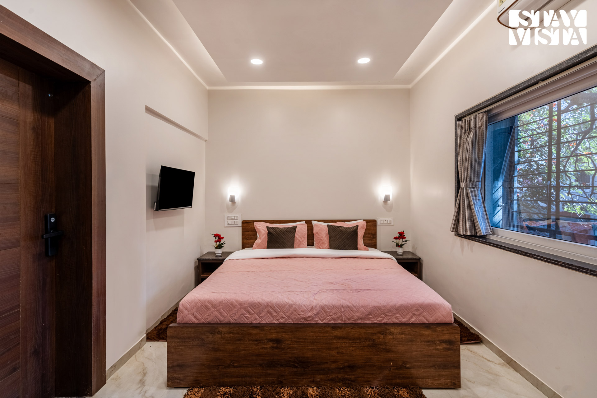 Deluxe @ Serenity Skies Apartment - Image 5