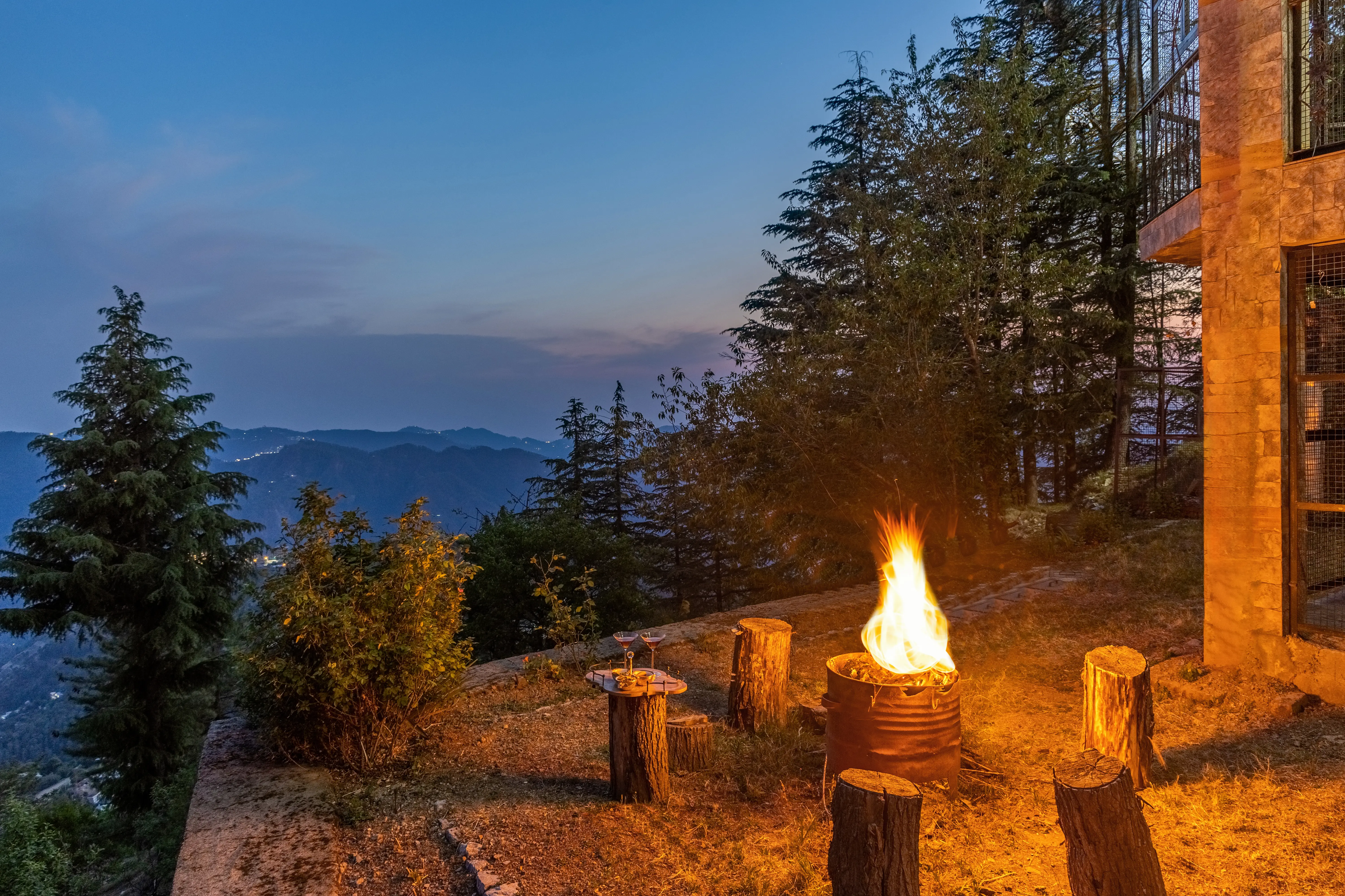 Hill Top Farmstead | Heritage 3-BHK English-Style Villa With Balcony, Gazebo & Stunning Hill Views - Image 3