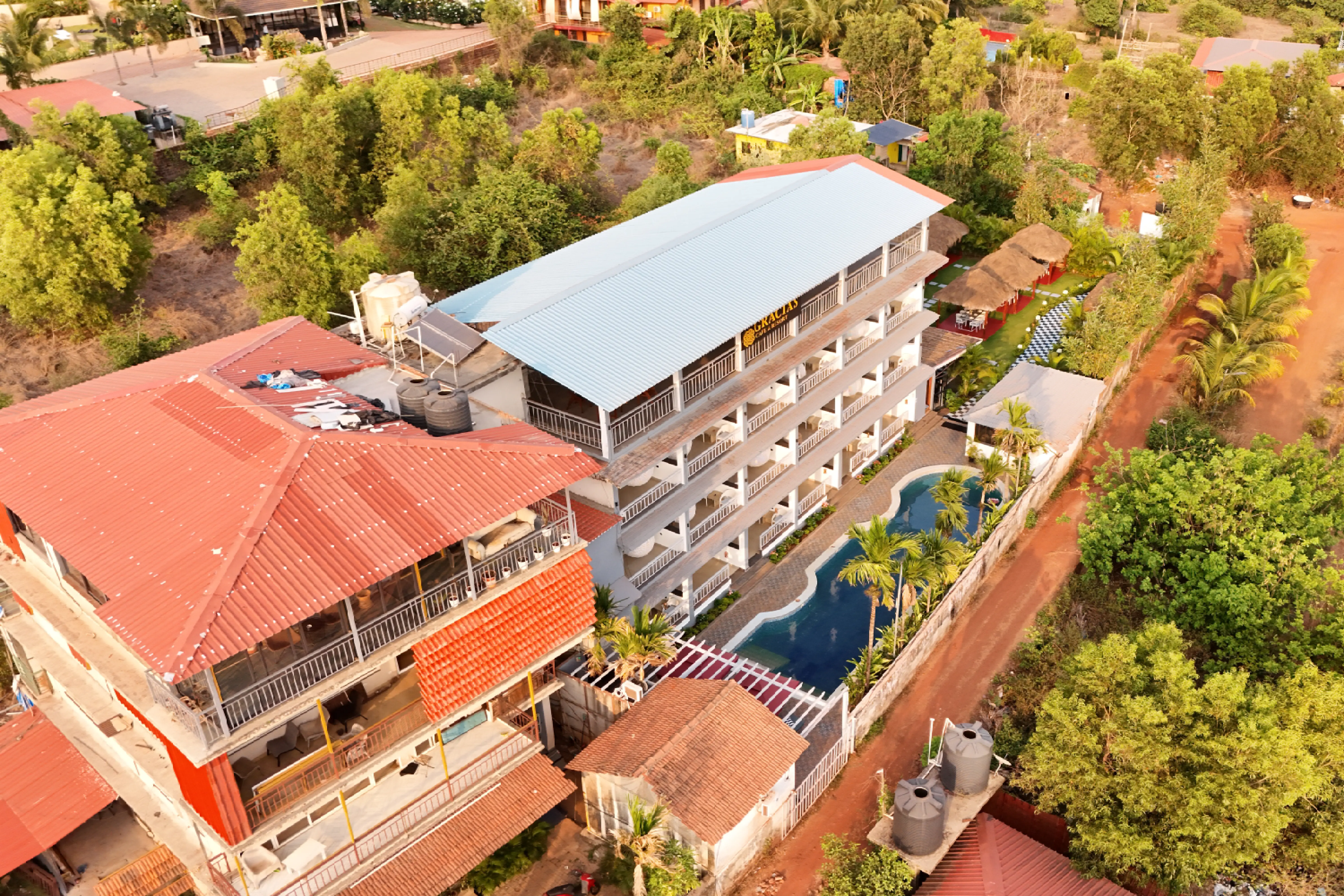 Gracias Seaora | Pet-friendly Retreat With Bathtub, Common Pool, & Restro, Close to Ashwem Beach