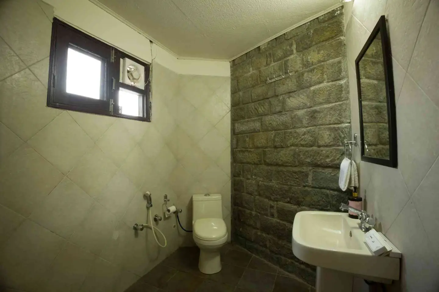 Pine View Cottage | Serene 3-BHK Himalayan Retreat with Scenic Sit-Out Areas