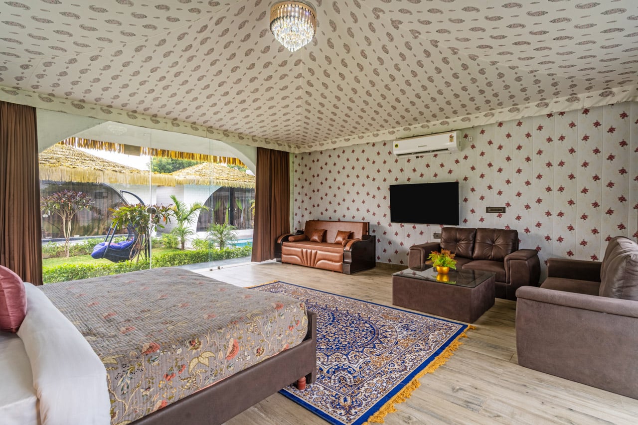 Hazel @ Rissaca Crown