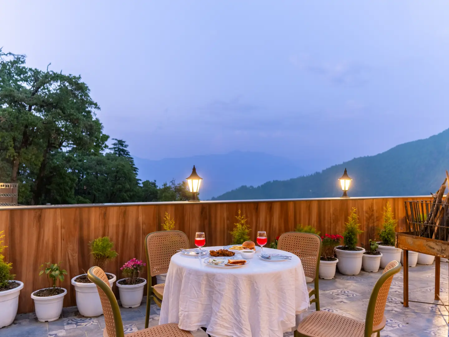 Shukrana 4BHK Luxury Retreat | Mall Road