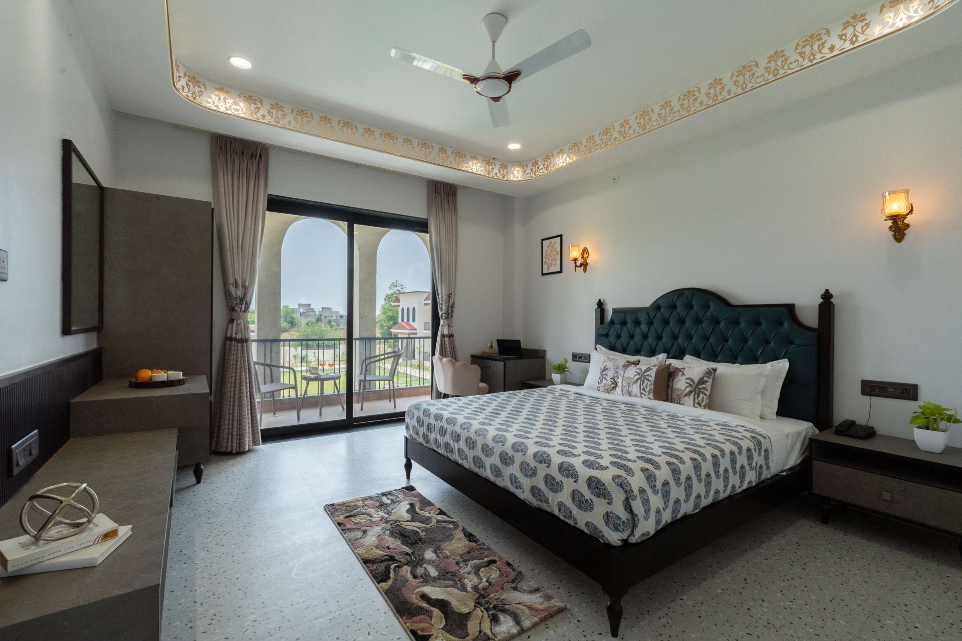 Premium Room @ Eleganza Villas - Image 2