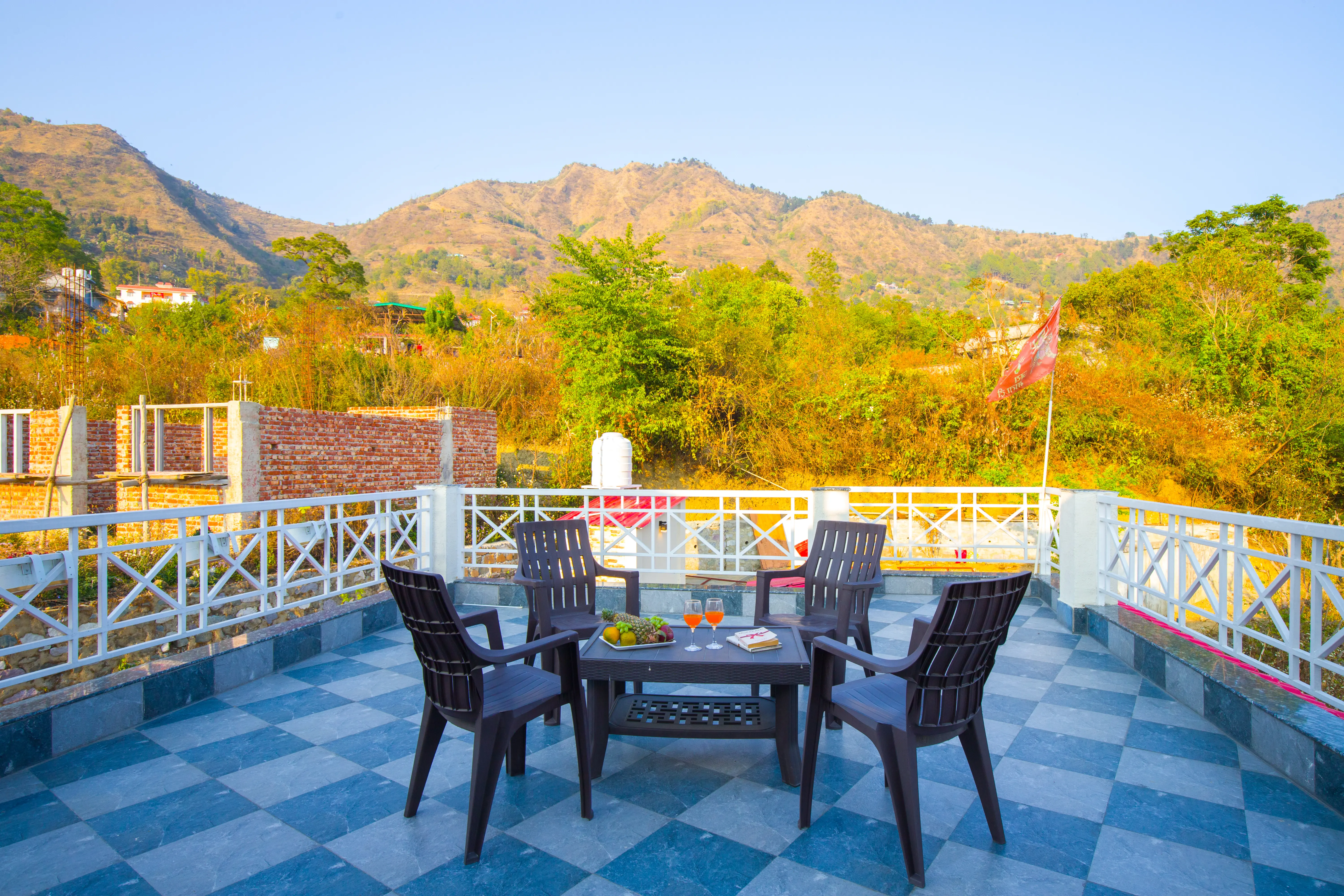 Clouds Nest | 4-BHK Pet-friendly Retreat With Terrace & Hill Views by Naukuchiatal - Image 2