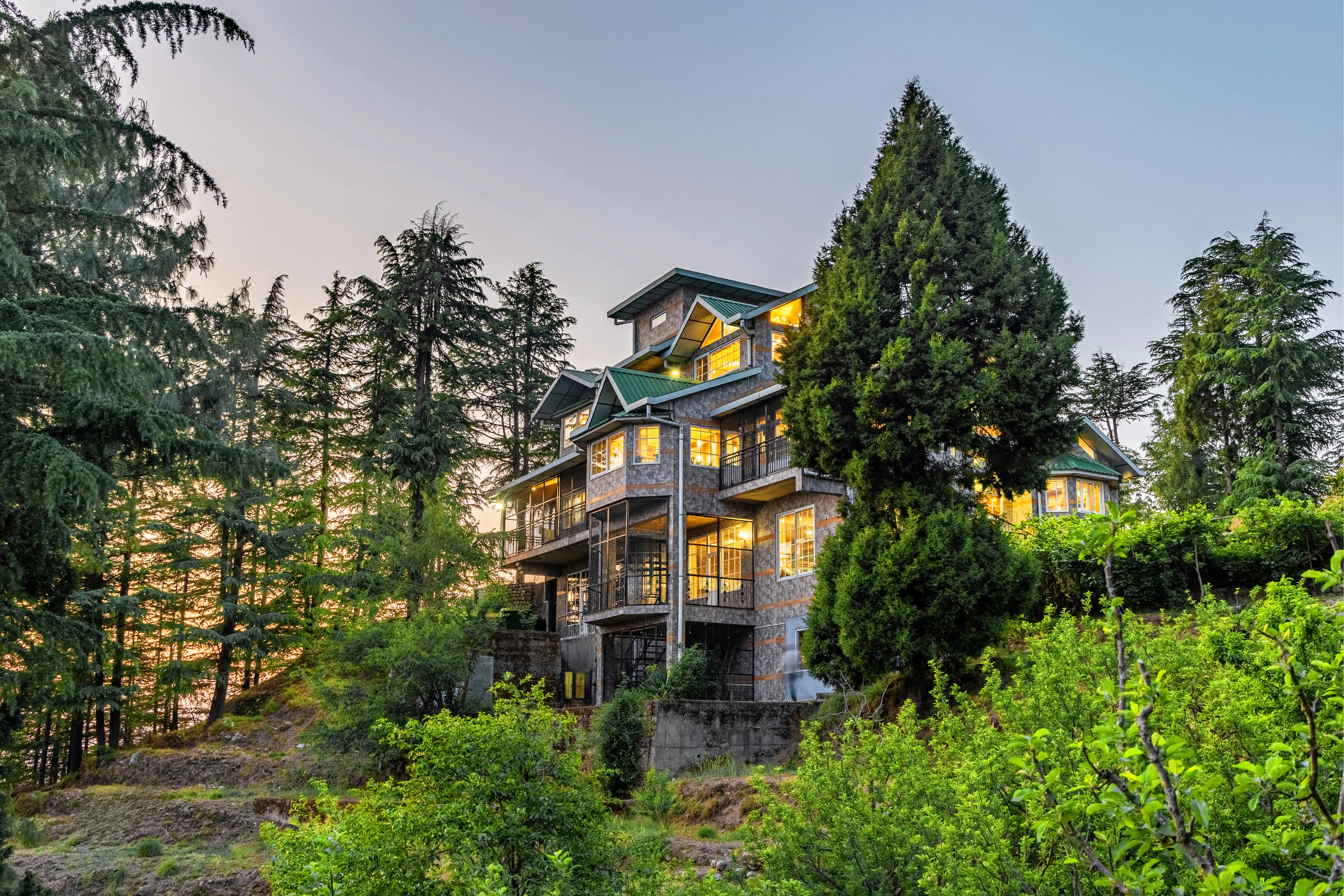 Hill Top Farmstead | Heritage 3-BHK English-Style Villa With Balcony, Gazebo & Stunning Hill Views - Image 2