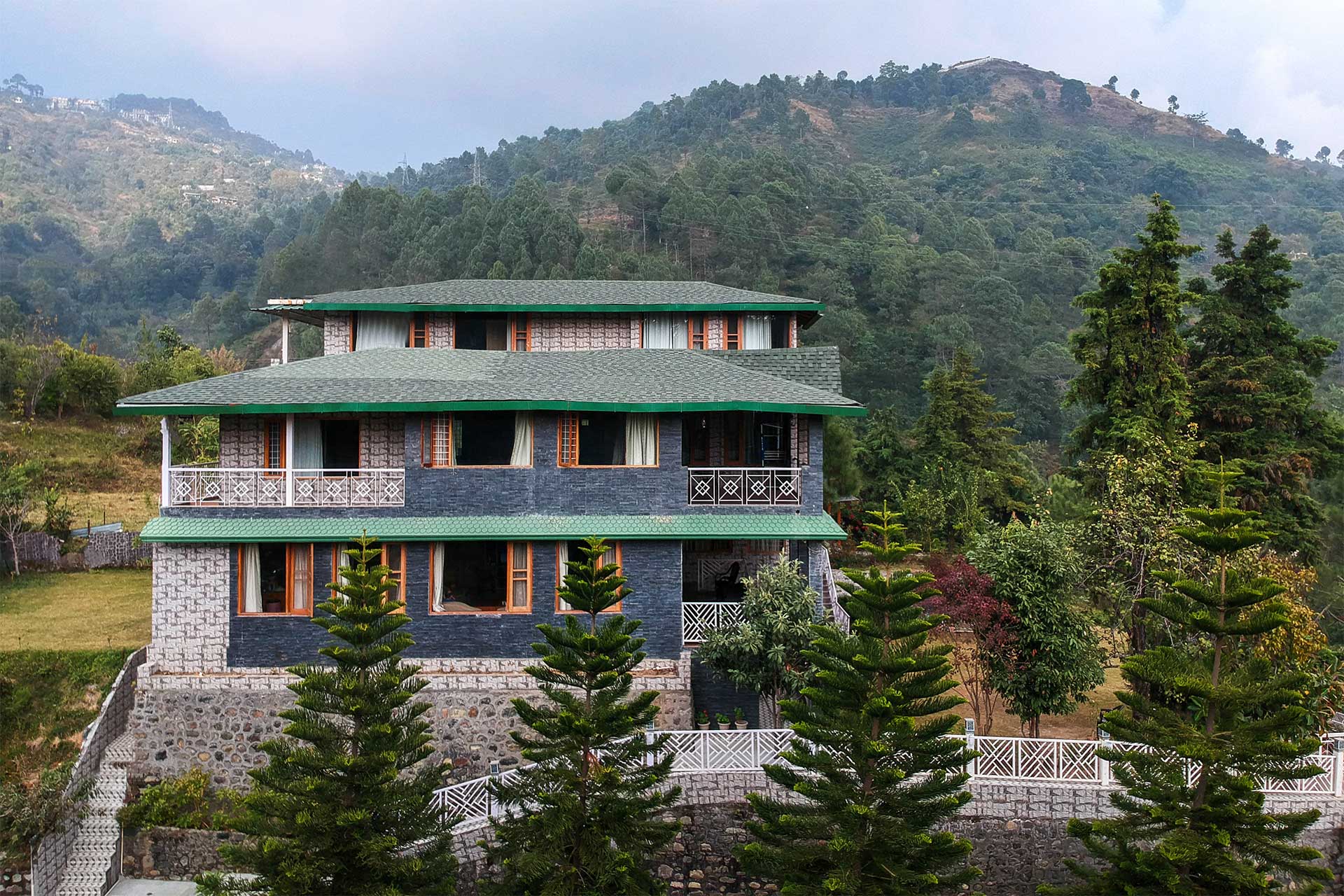 Vintage Retreat - Image 5