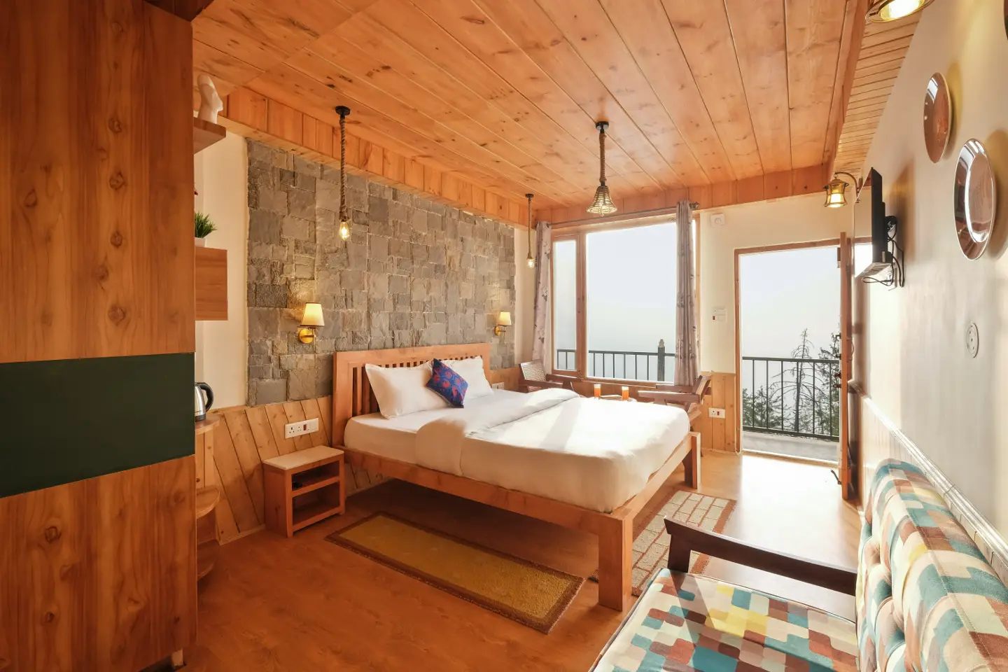 Luxurious Pahadi Retreat