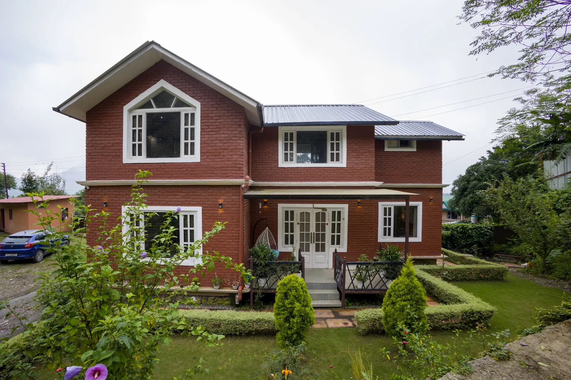 Ahilya | Pet-friendly 3-BHK Villa Near Bhimtal Lake With Garden & Balcony - Image 5