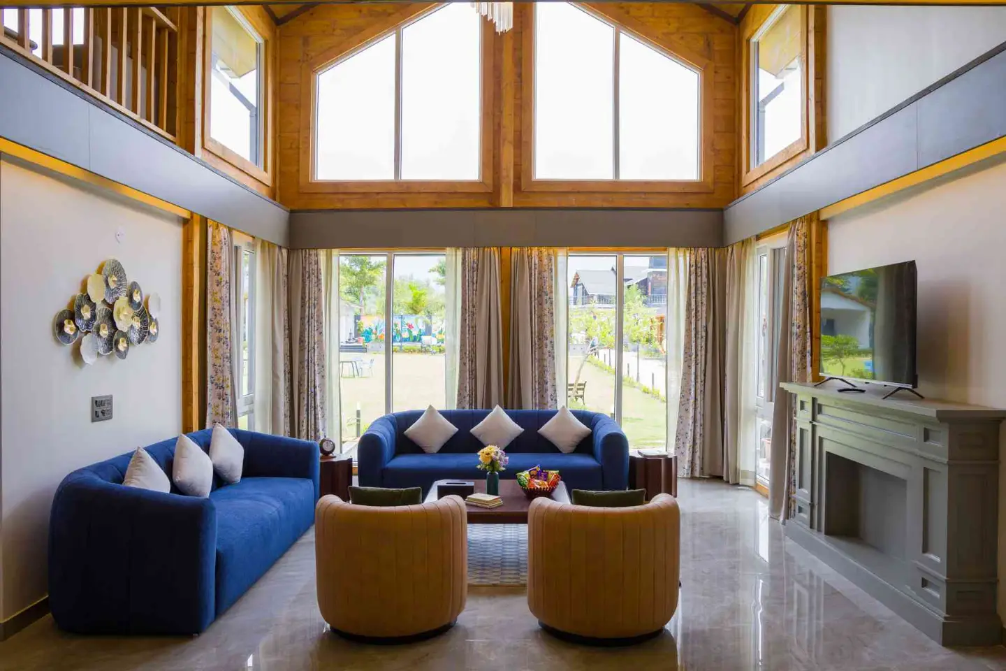 Esh Cottage Birch | Hilltop 4-BHK Retreat with Open-air Jacuzzi, Shared Garden, Pool & Cosy Lounge