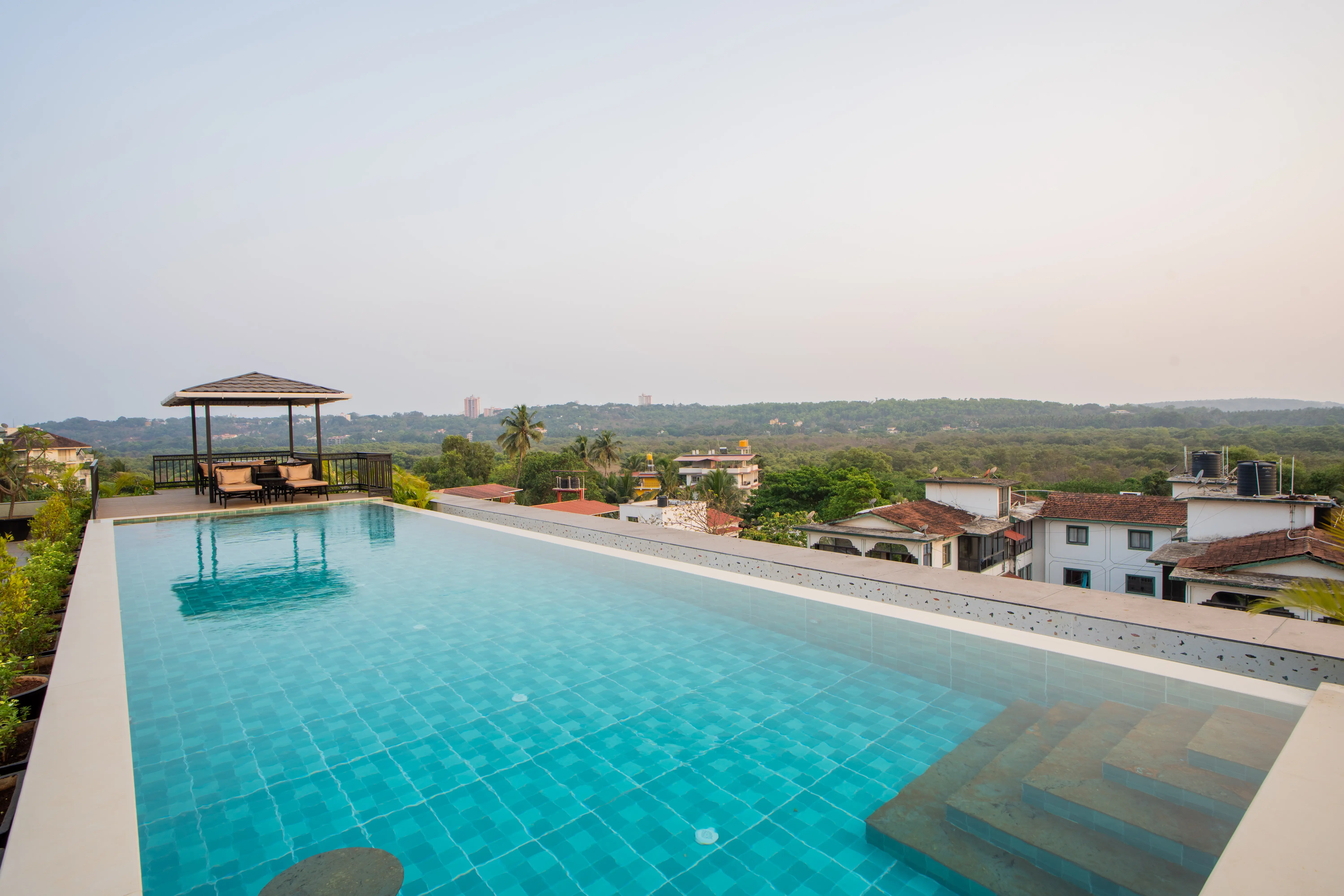 Kamerios Verano | 1-BHK | Common Rooftop Pool | Lift - Image 4