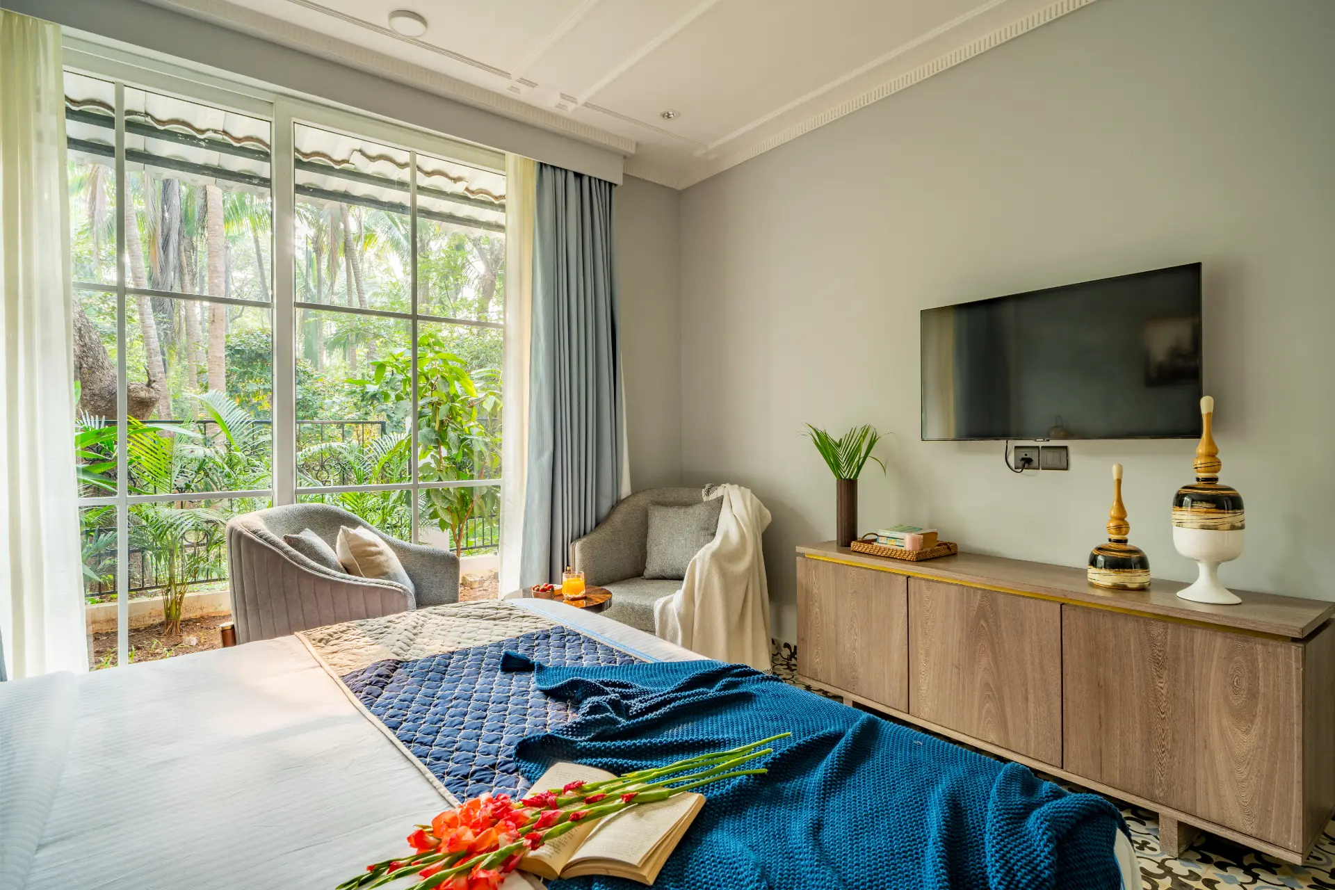 Suntuarios Casa Iris | 4-BHK | Pvt Pool | Jacuzzi | Gazebo