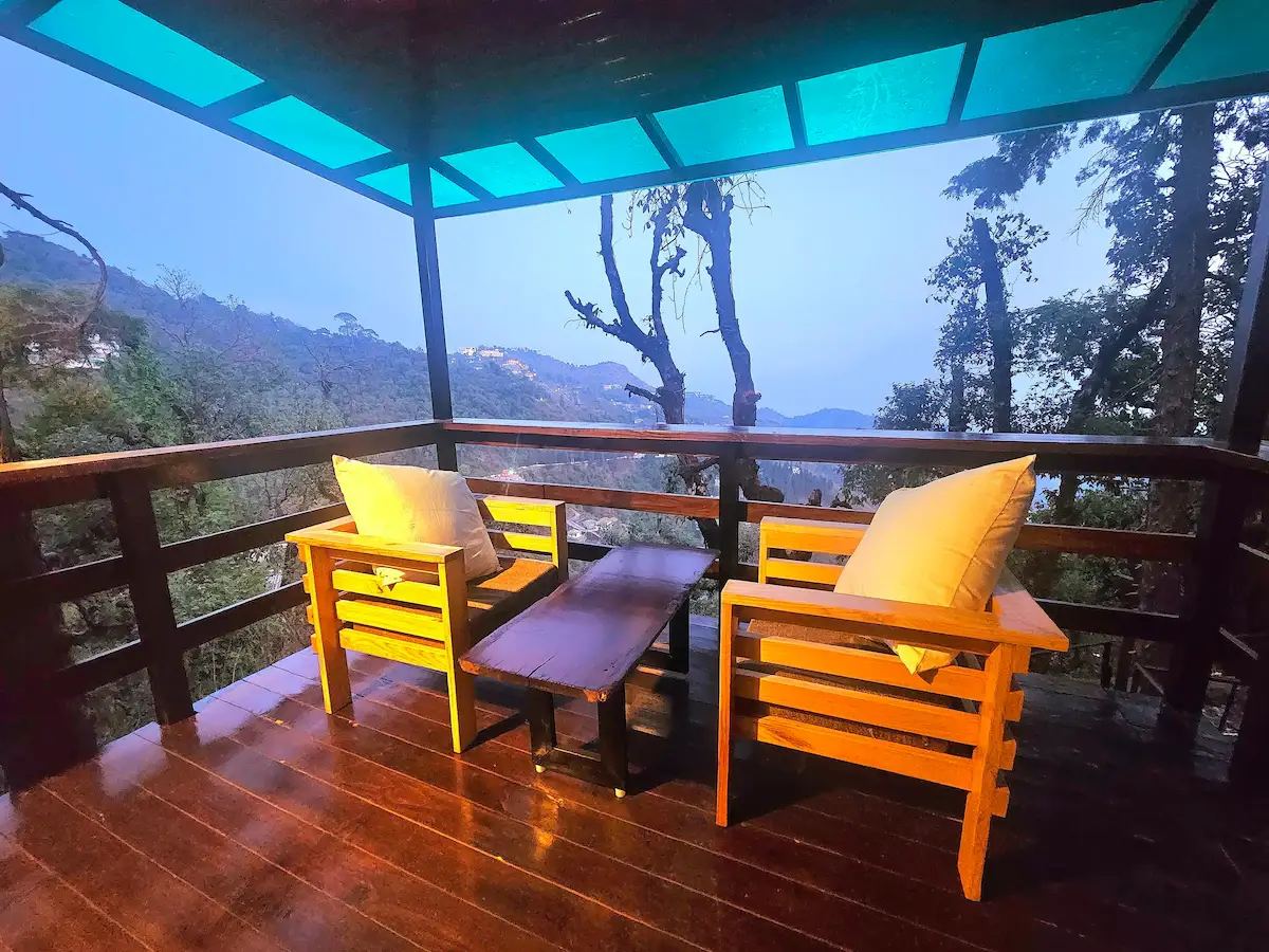 The Flamingo - Treehouse with ensuite Jacuzzi