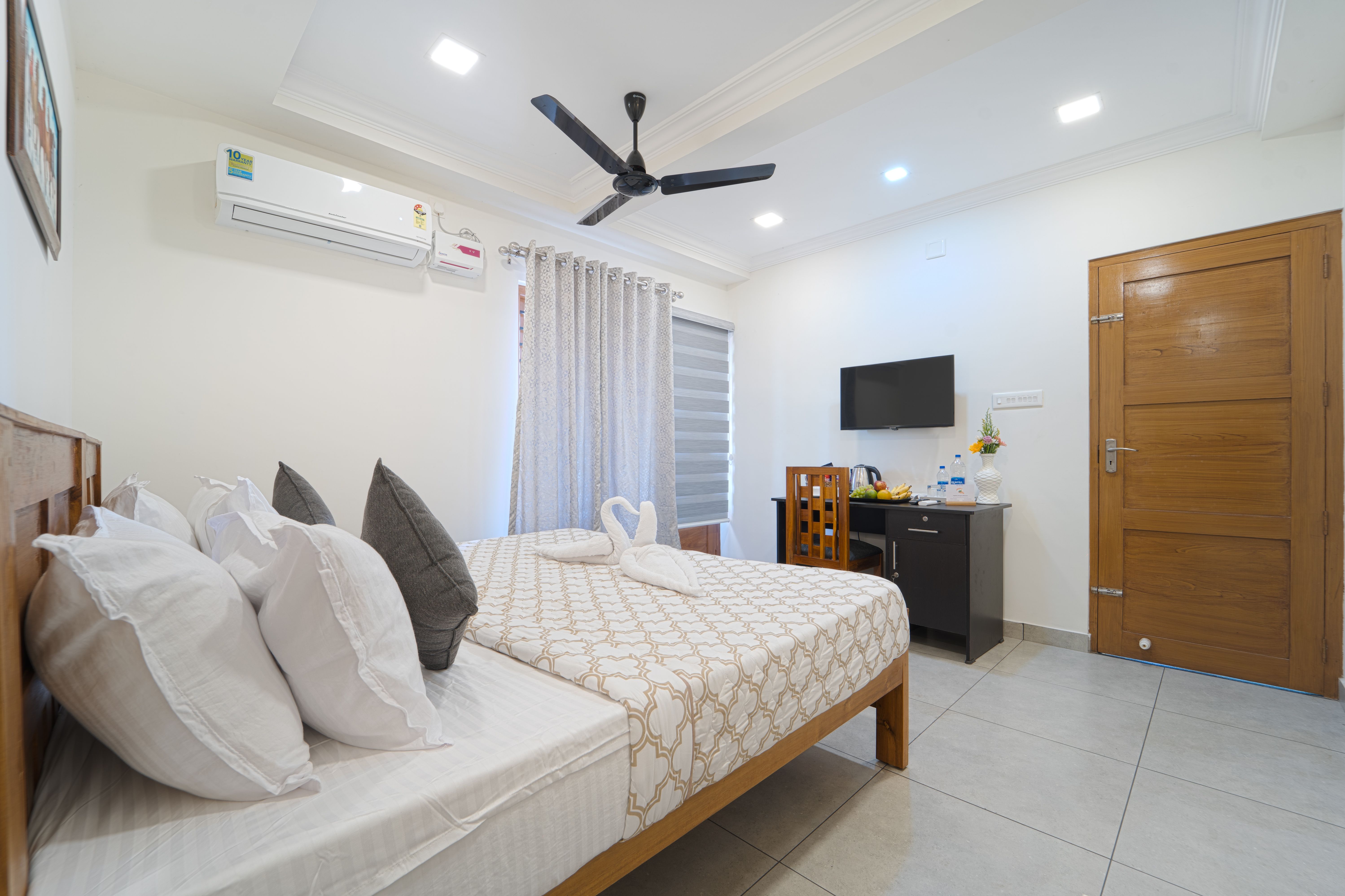 Matts Homestay | 1-Room Lakeside Stay With Common Lounge | Near Finishing Point of Boat Race