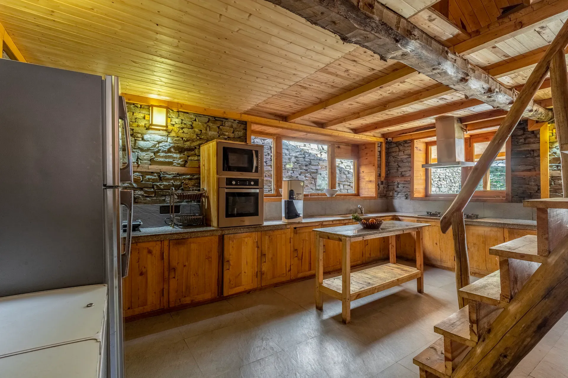 Silvana | Pet-friendly 3-Bedroom Retreat With Attic, Sauna & Garden Near Haku Temple