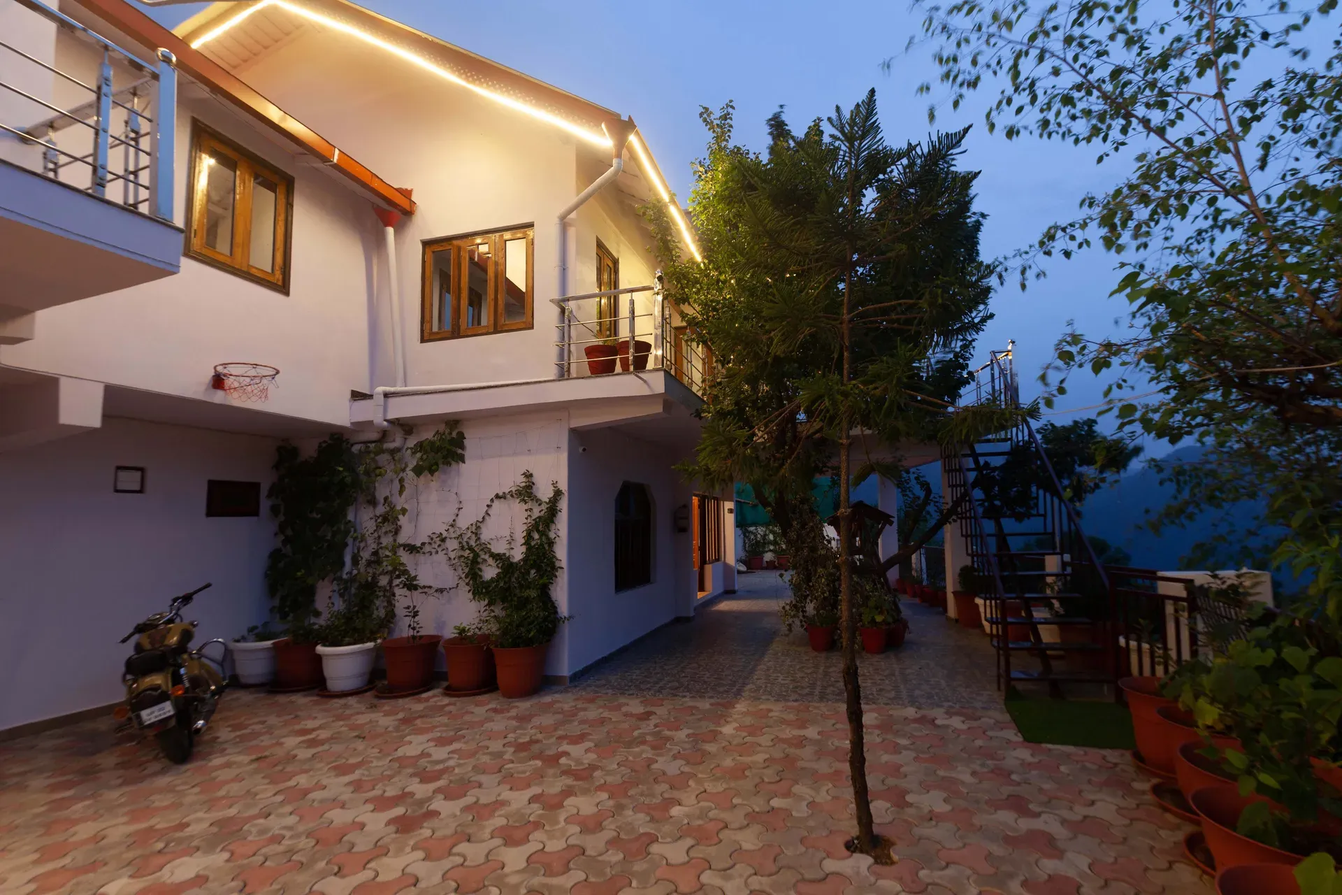 Amara Dawn | 4-BHK | Near Nainital Lake | Hill Views | Pet friendly - Image 5