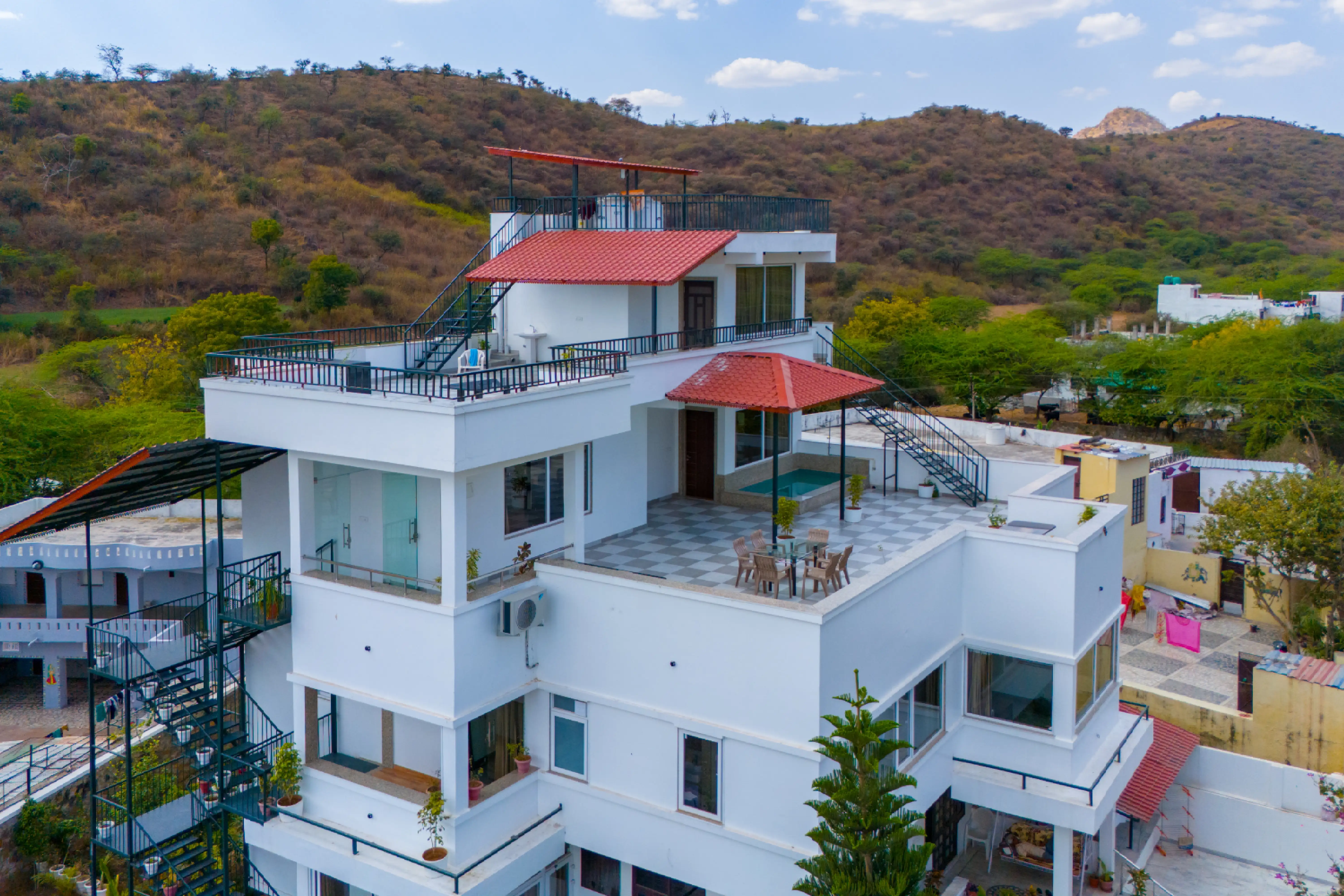 Kasturi | Pet-Friendly Rooms With Views of Sajjangarh Palace & Plunge Pool - Image 2