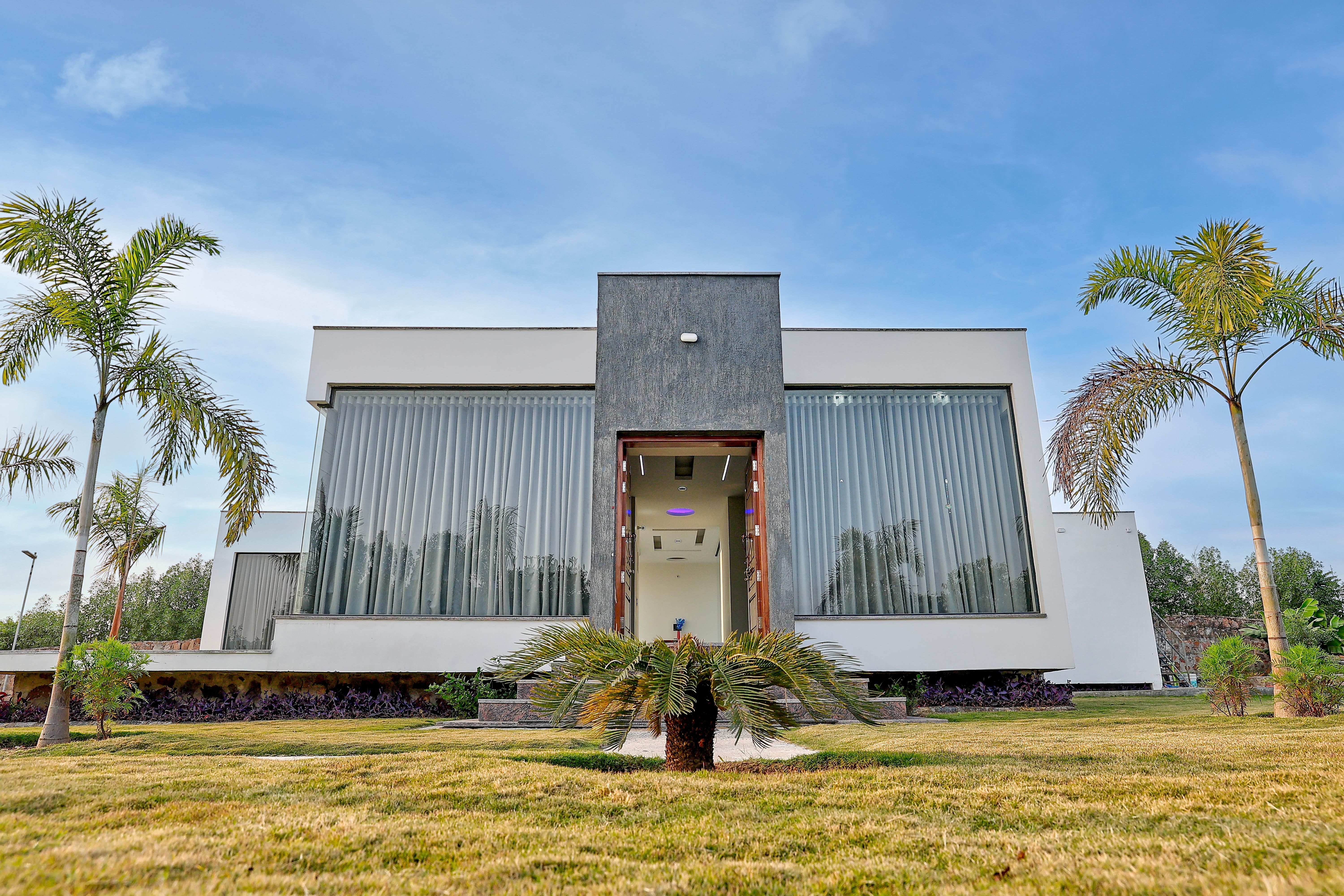 Amaltas | 4 BHK Countryside Hideaway With Pvt Pool, Lush Garden & 360 Aravalli Views