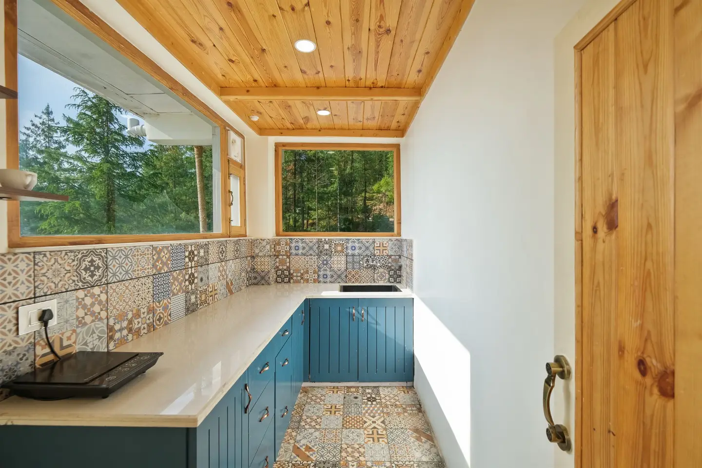 Theog 2BHK Loft with Patio