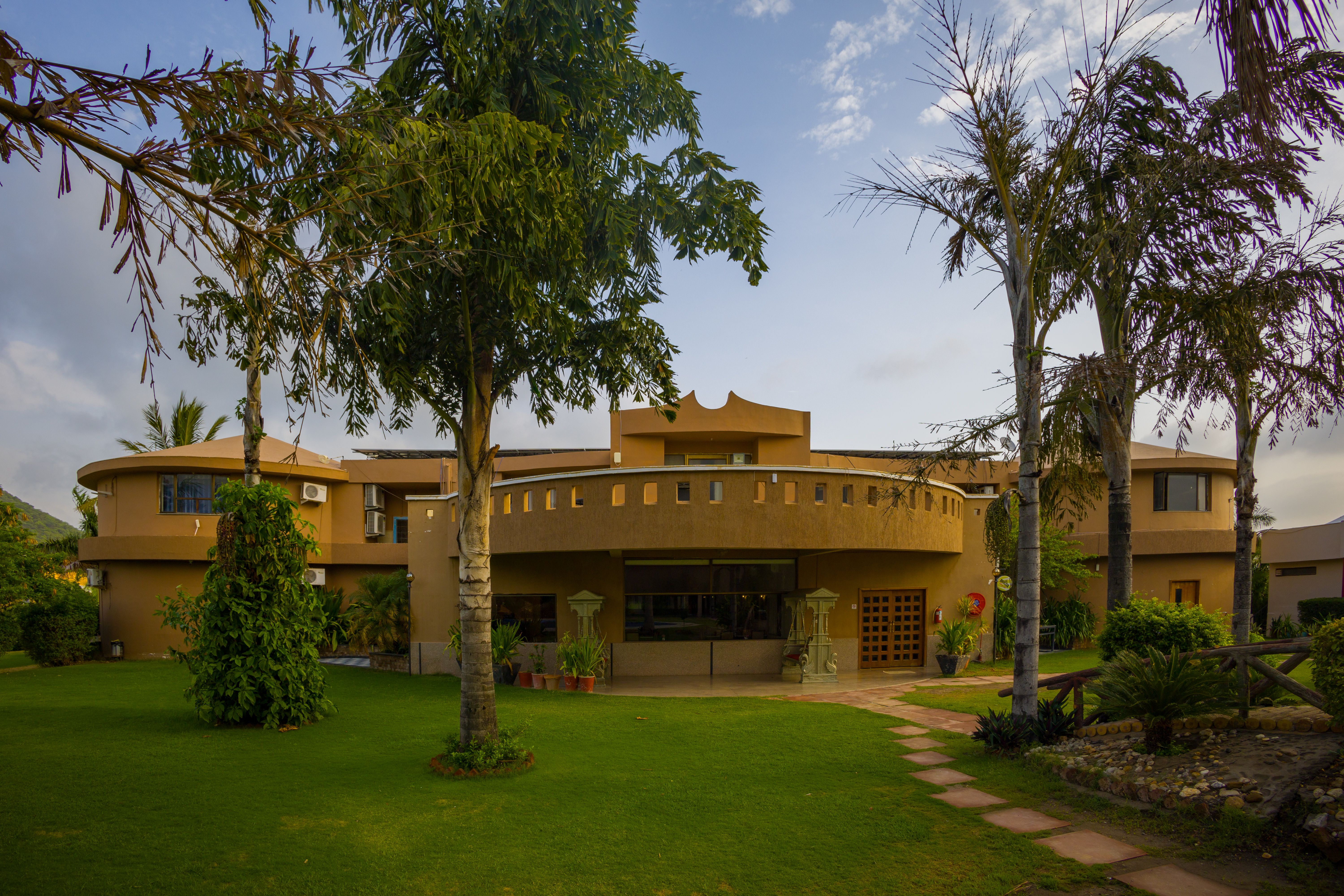 Jeevantara Deluxe Garden Room| 1-Room Retreat With Common Pool, Party Halls, Restro & Garden - Image 2