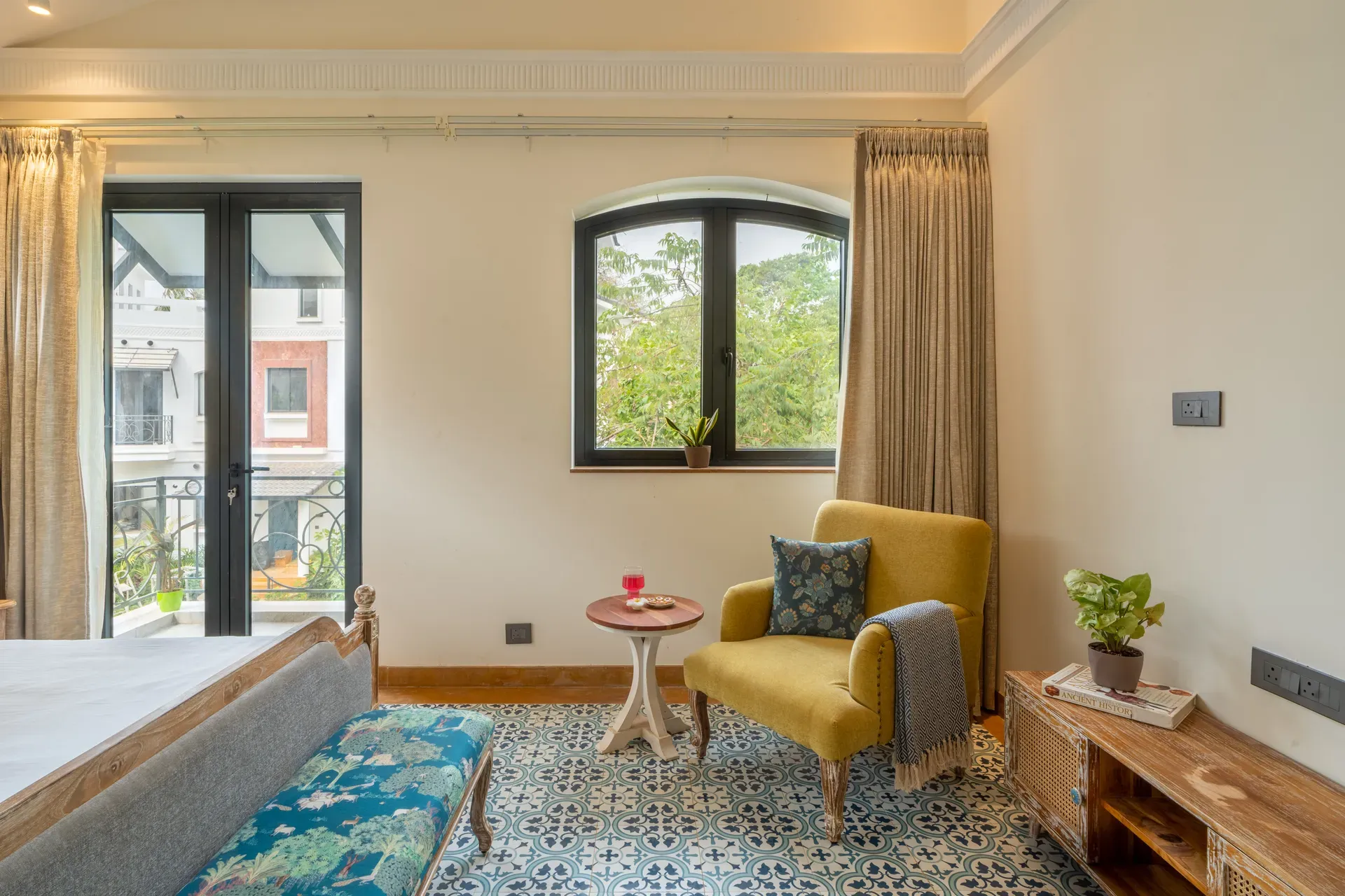 Laguna Pulse | Luxe Pet-friendly 4-BHK Retreat With Private Pool, Garden & Bar