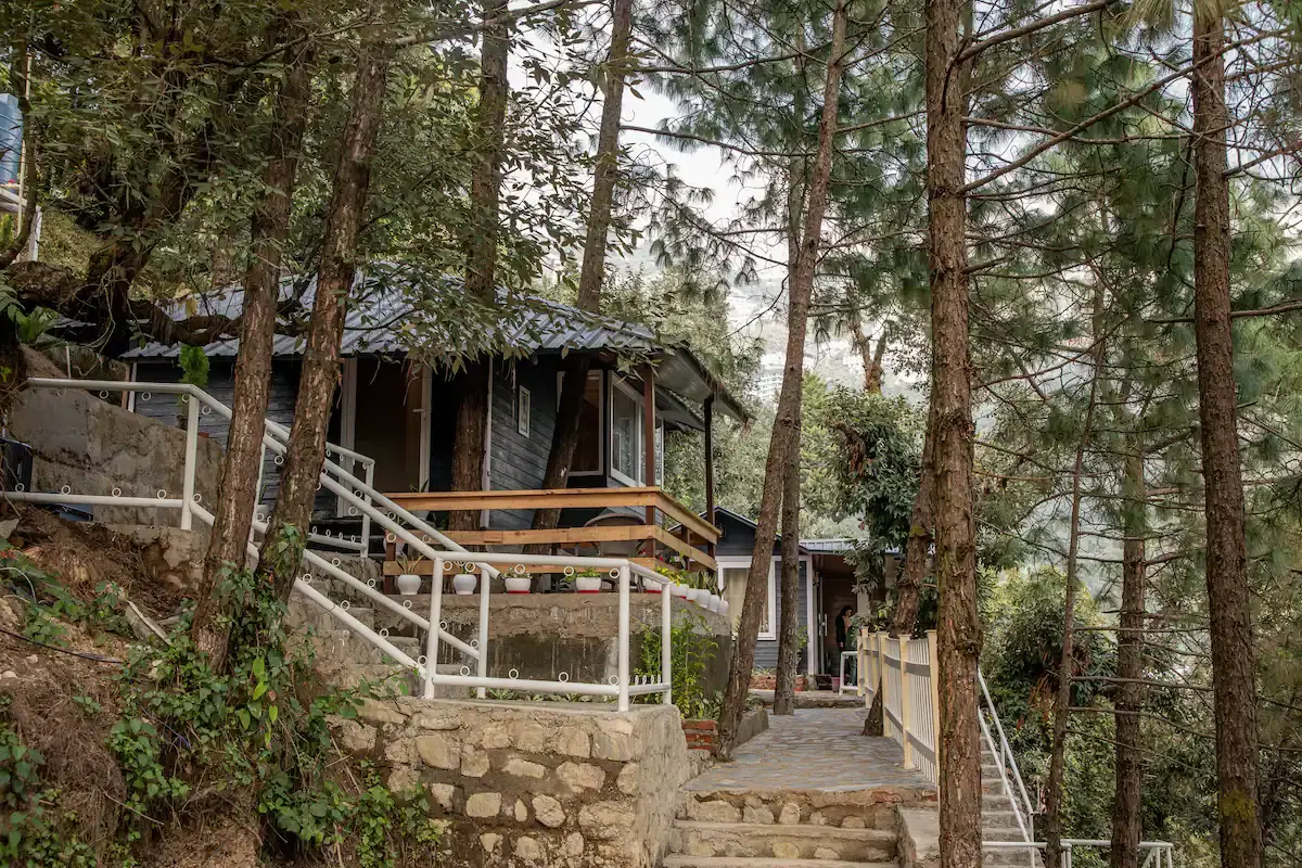 Srivasa - Misty Pine Cottage, Mussoorie