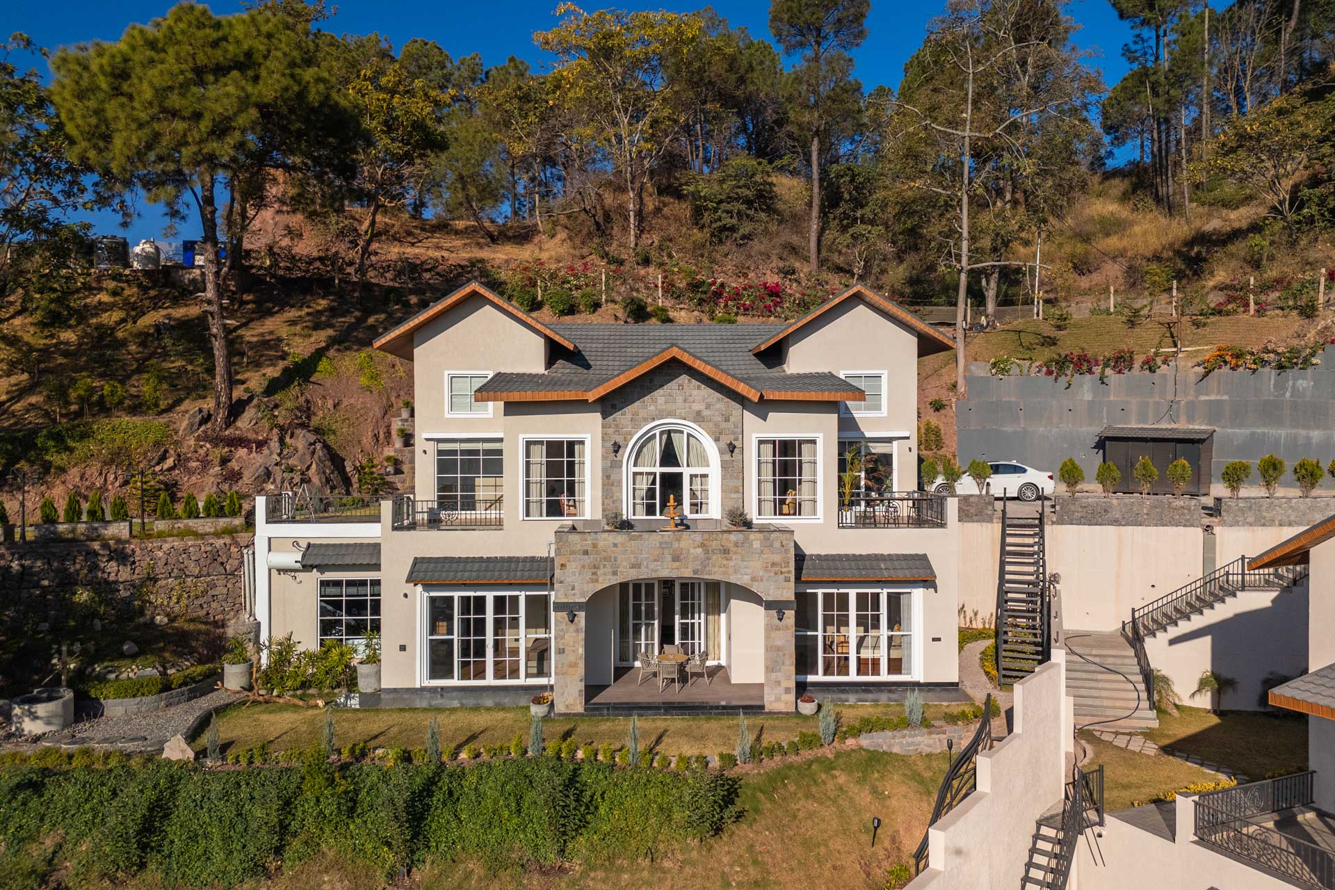 EKAM @ ILIKA W/ Heated Infinity Pool And Jacuzzi