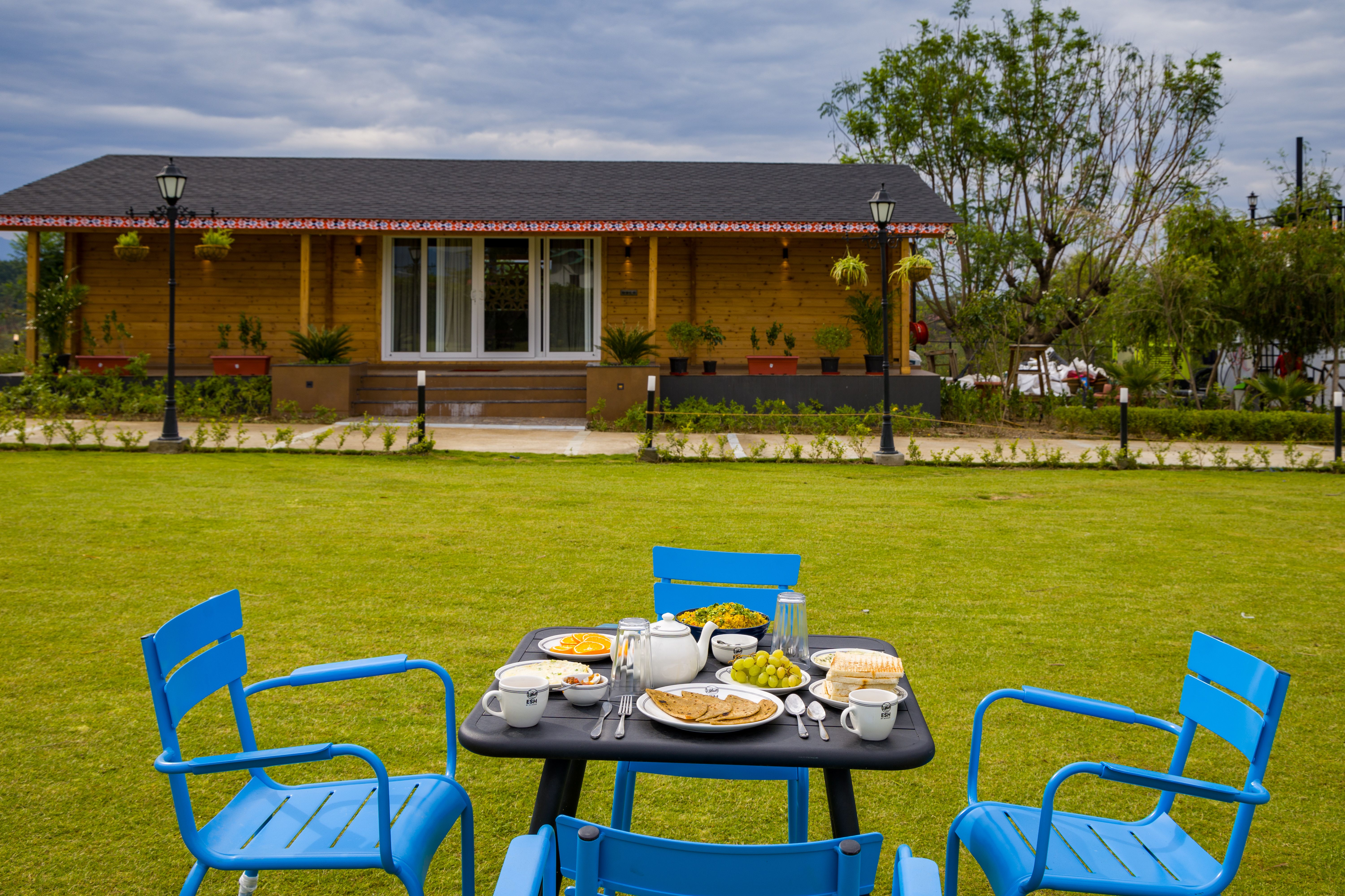 Esh Cottages Moss | Hilltop 2-BHK Retreat with Open-air Jacuzzi, Shared Garden, Pool & Cosy Lounge