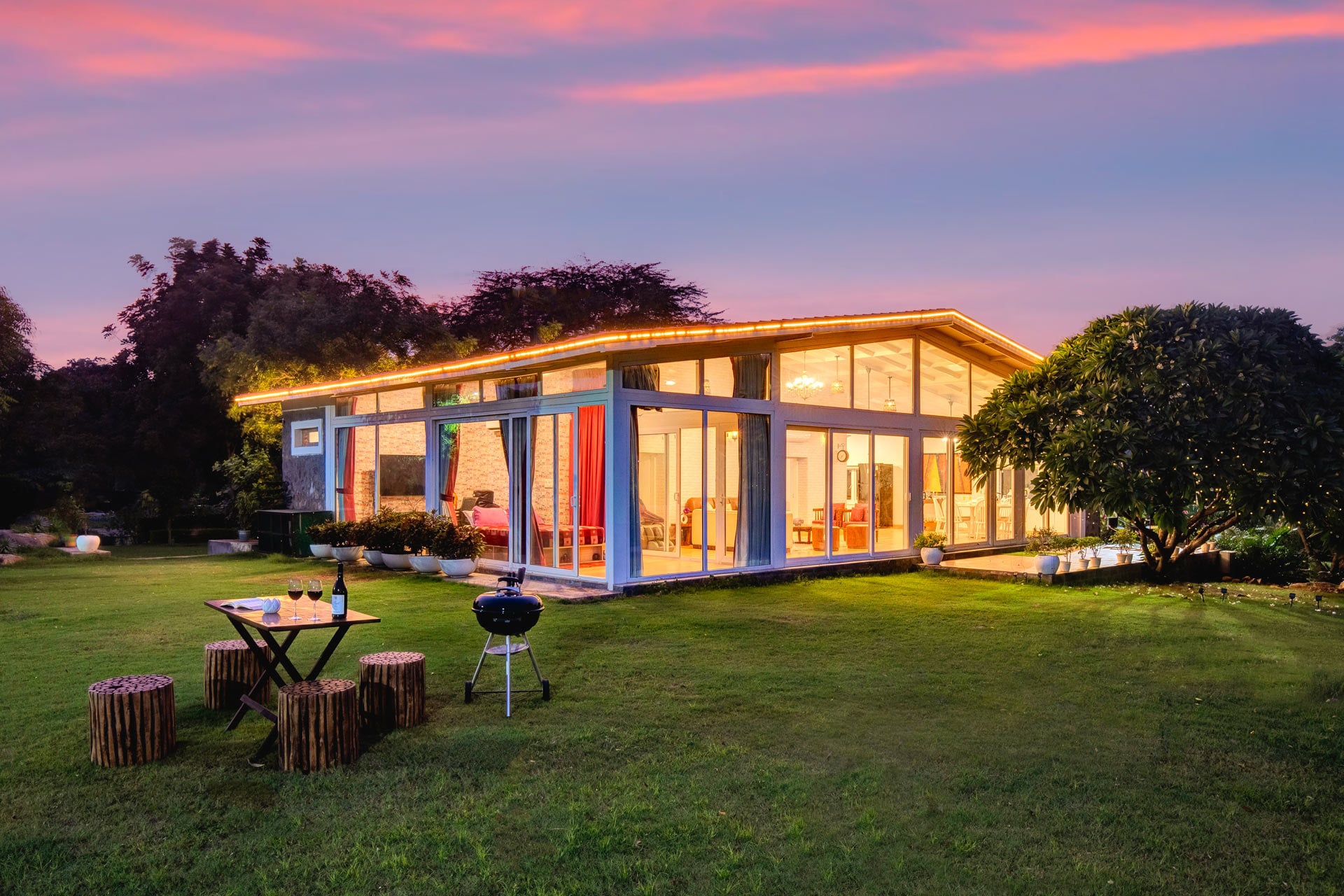 Idyllic Farmhouse - A Glasshouse w/ Outdoor Pool