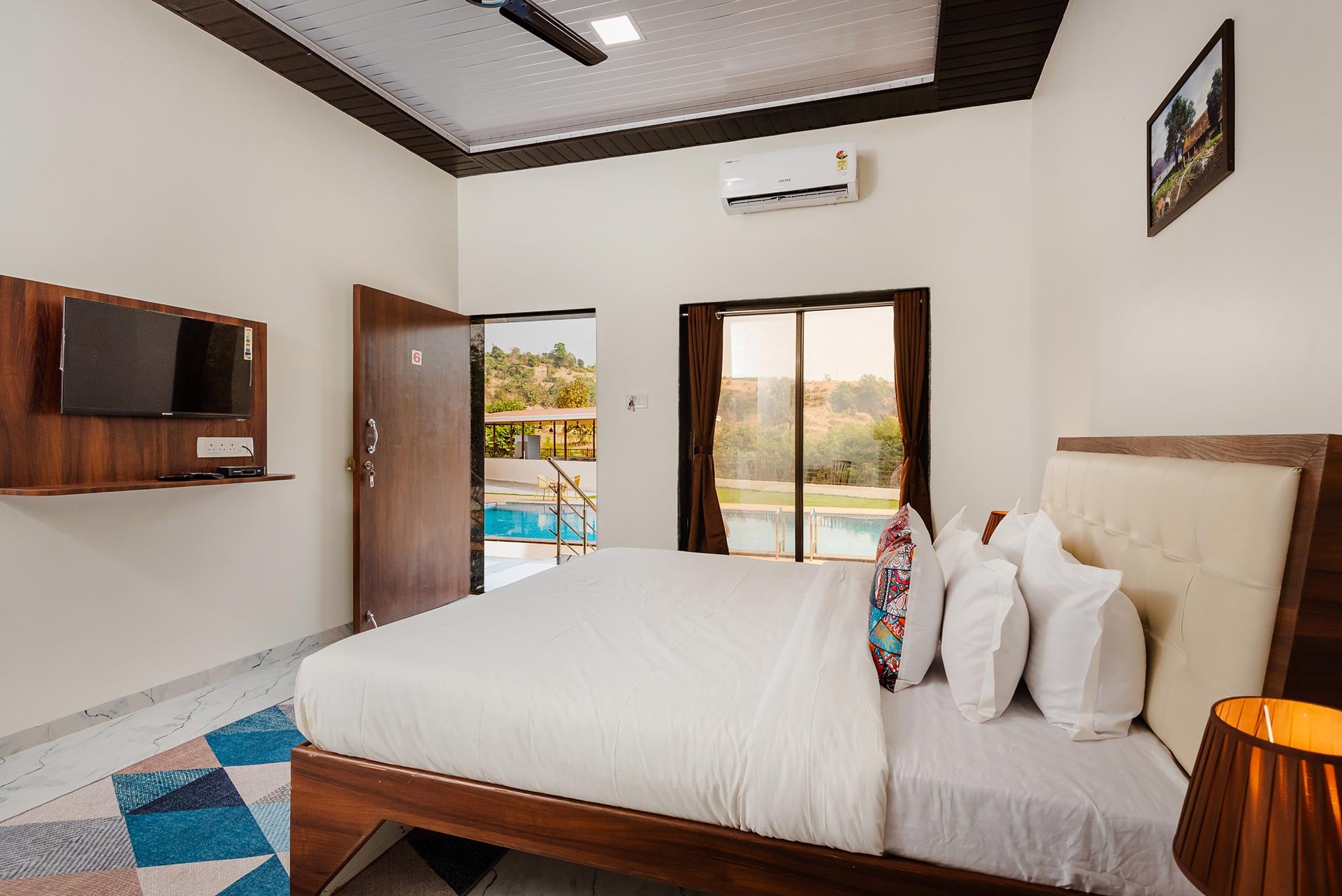 Vivid @ Mango Splash