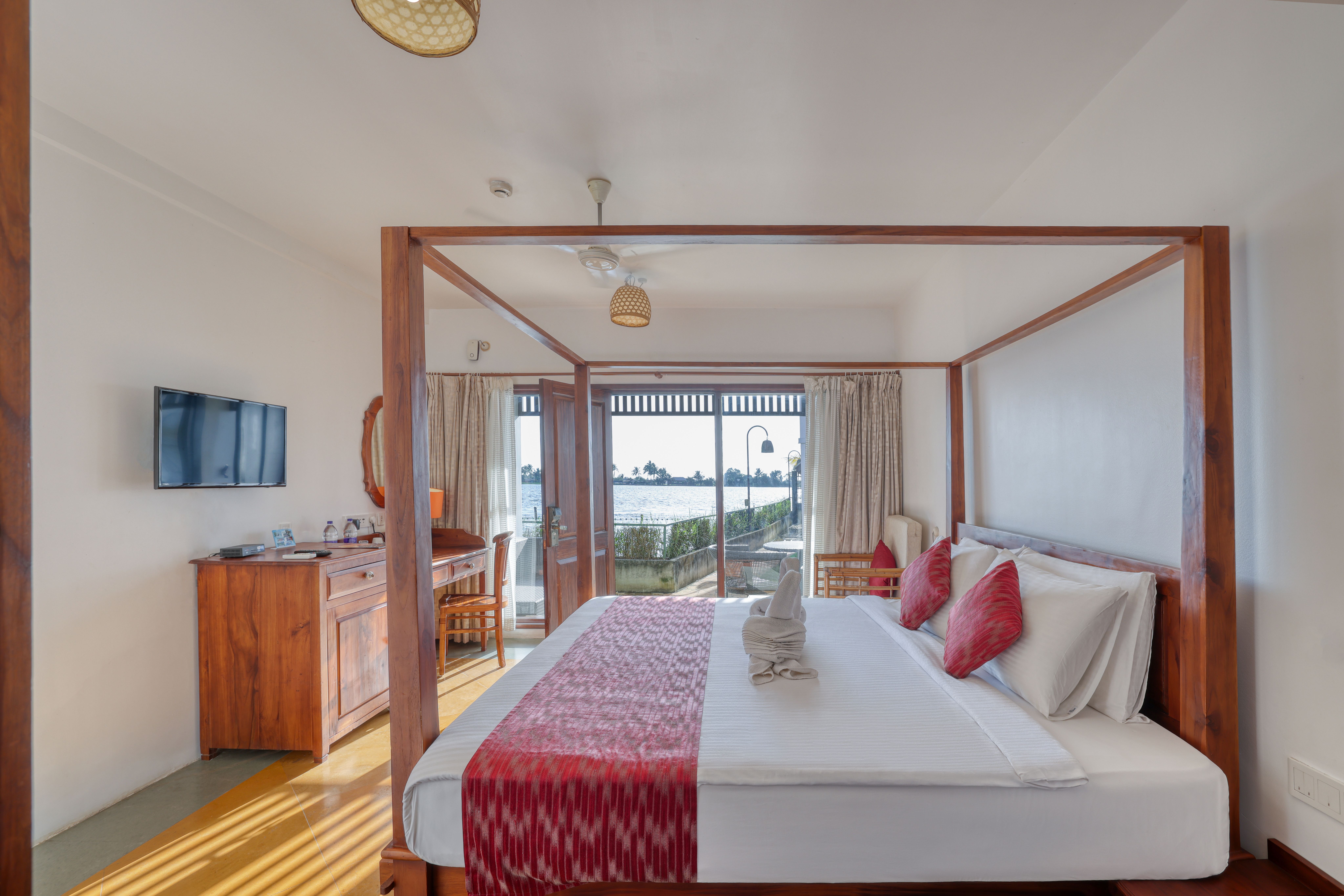 Paloma Back Water Resort | Tranquil Suite by the Backwaters with Shared Pool, Banquet, Spa & Restaurant