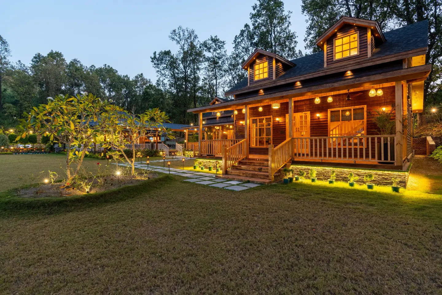 The Woods: Sal Villa