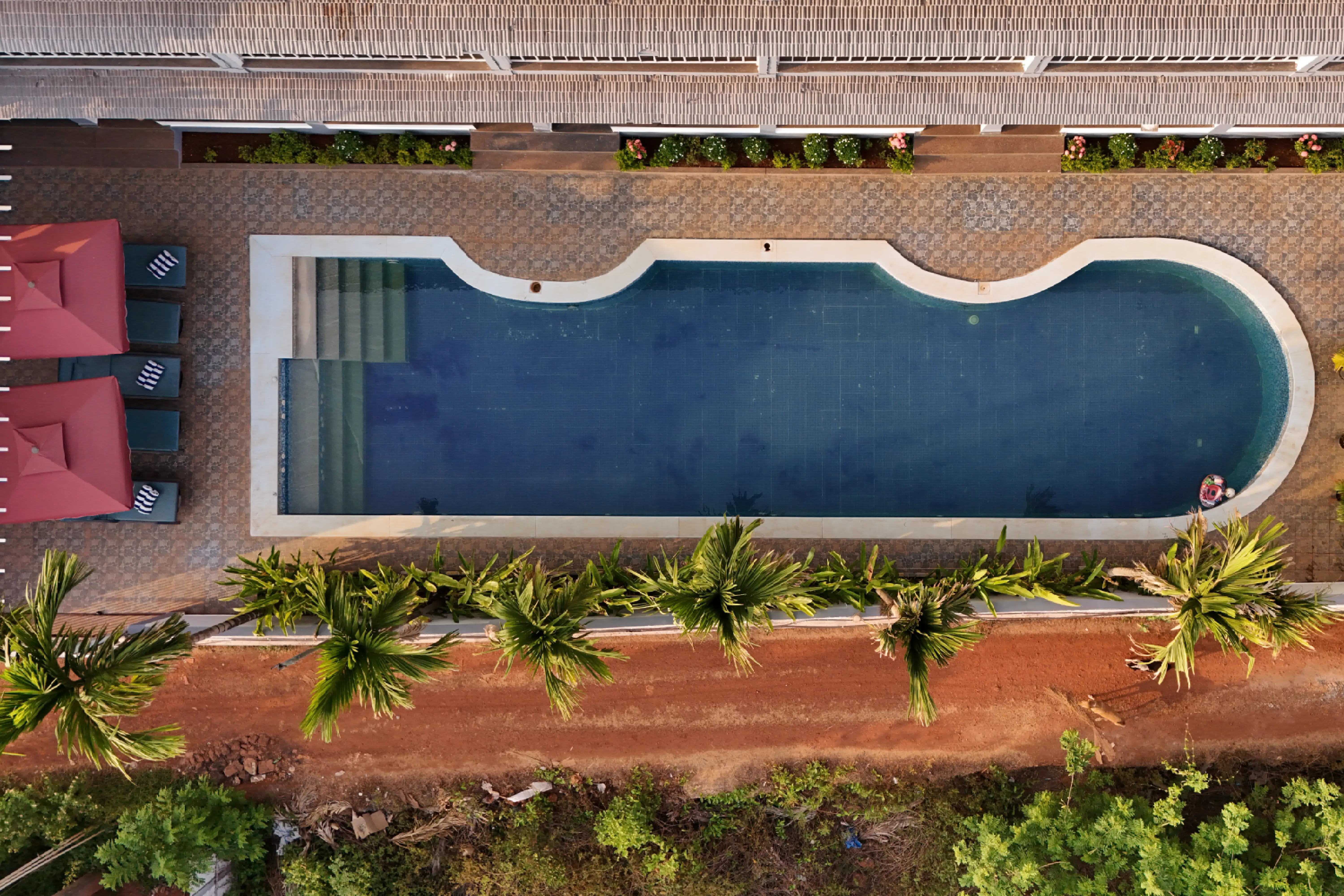 Gracias Seaora | Pet-friendly Retreat With Bathtub, Common Pool, & Restro, Close to Ashwem Beach