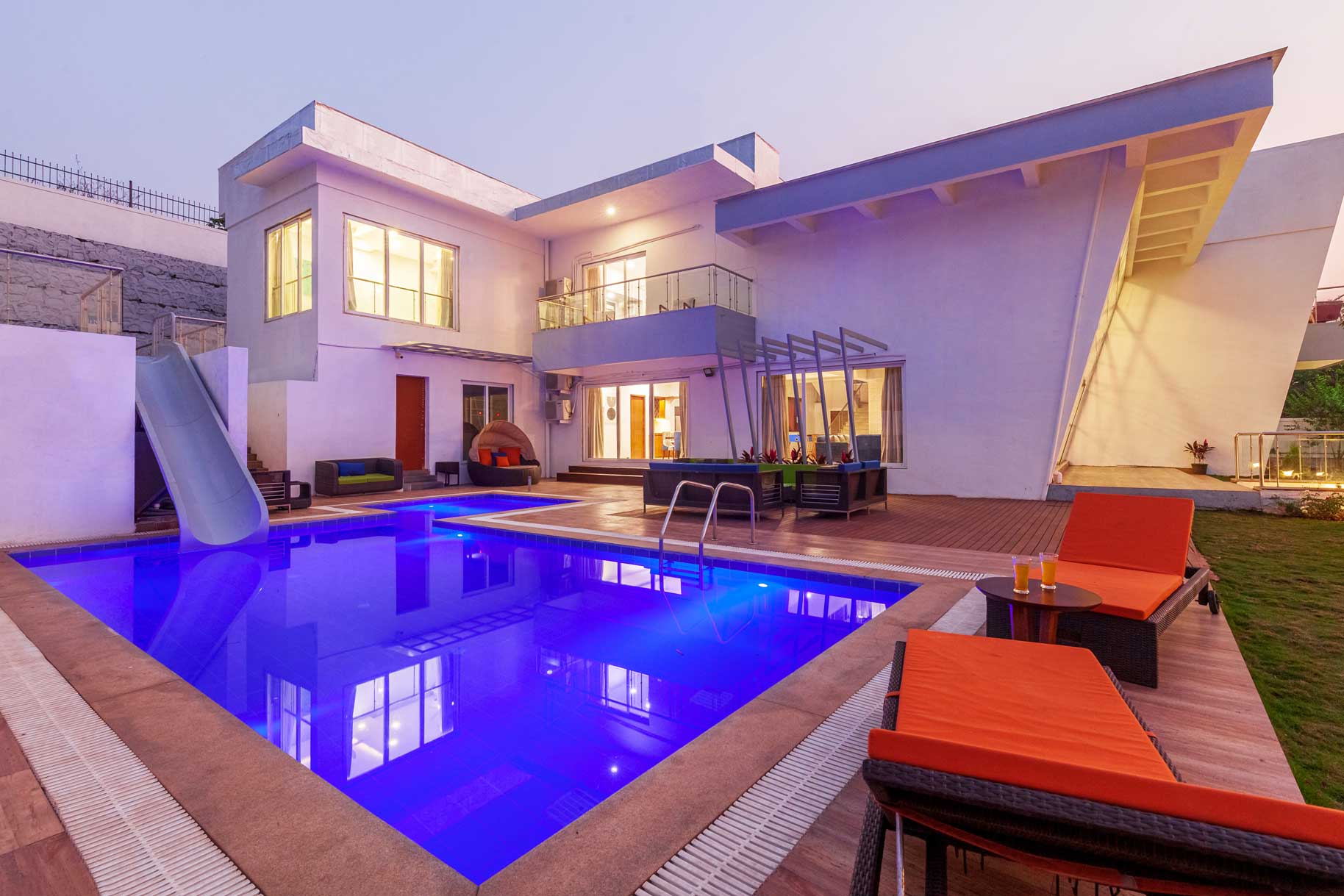 Vista White Pebbles Villa - Image 2