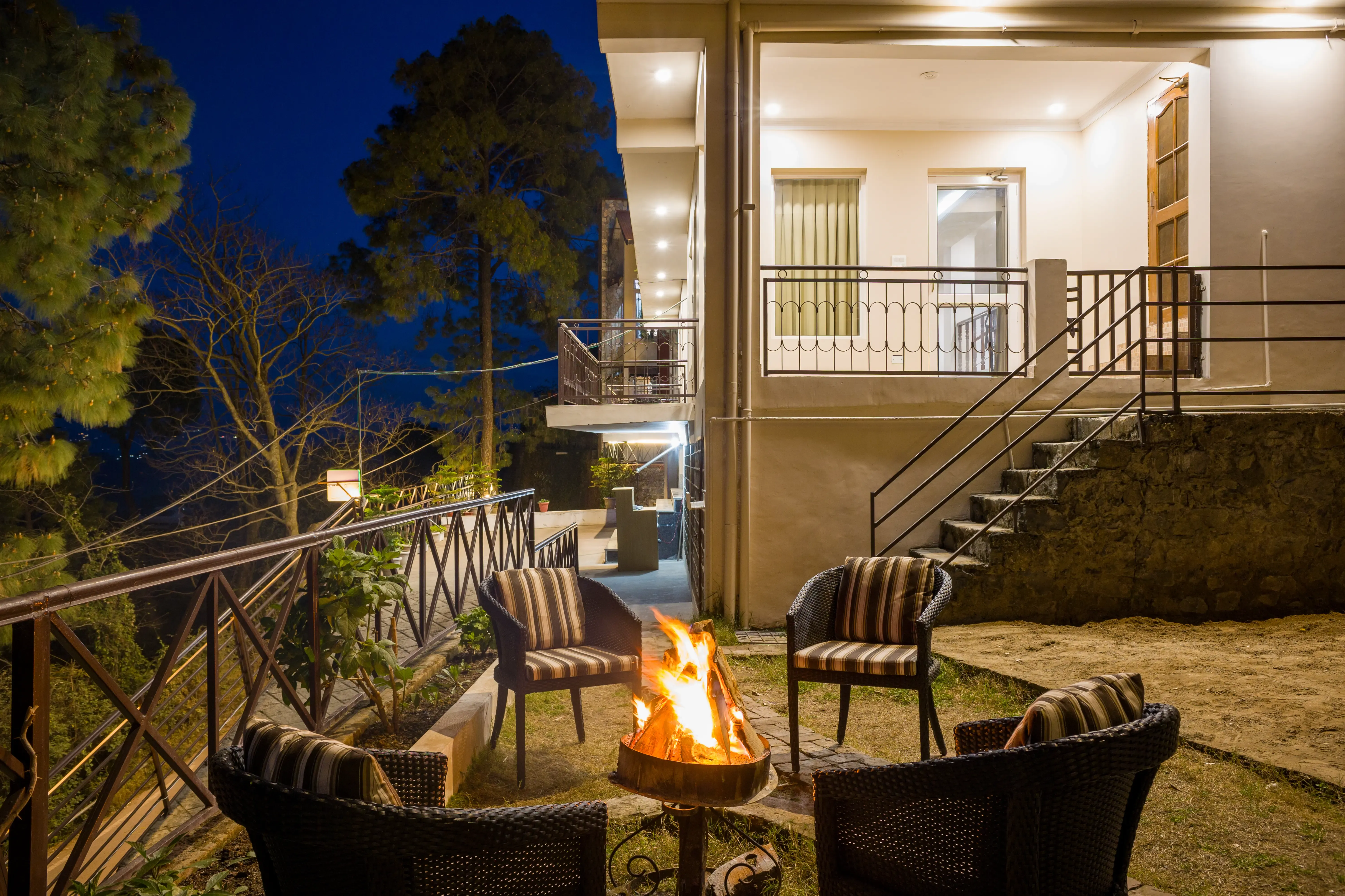 Captain’s Nest | 3-BHK Hilltop Hideaway With Garden & Scenic Views - Image 2