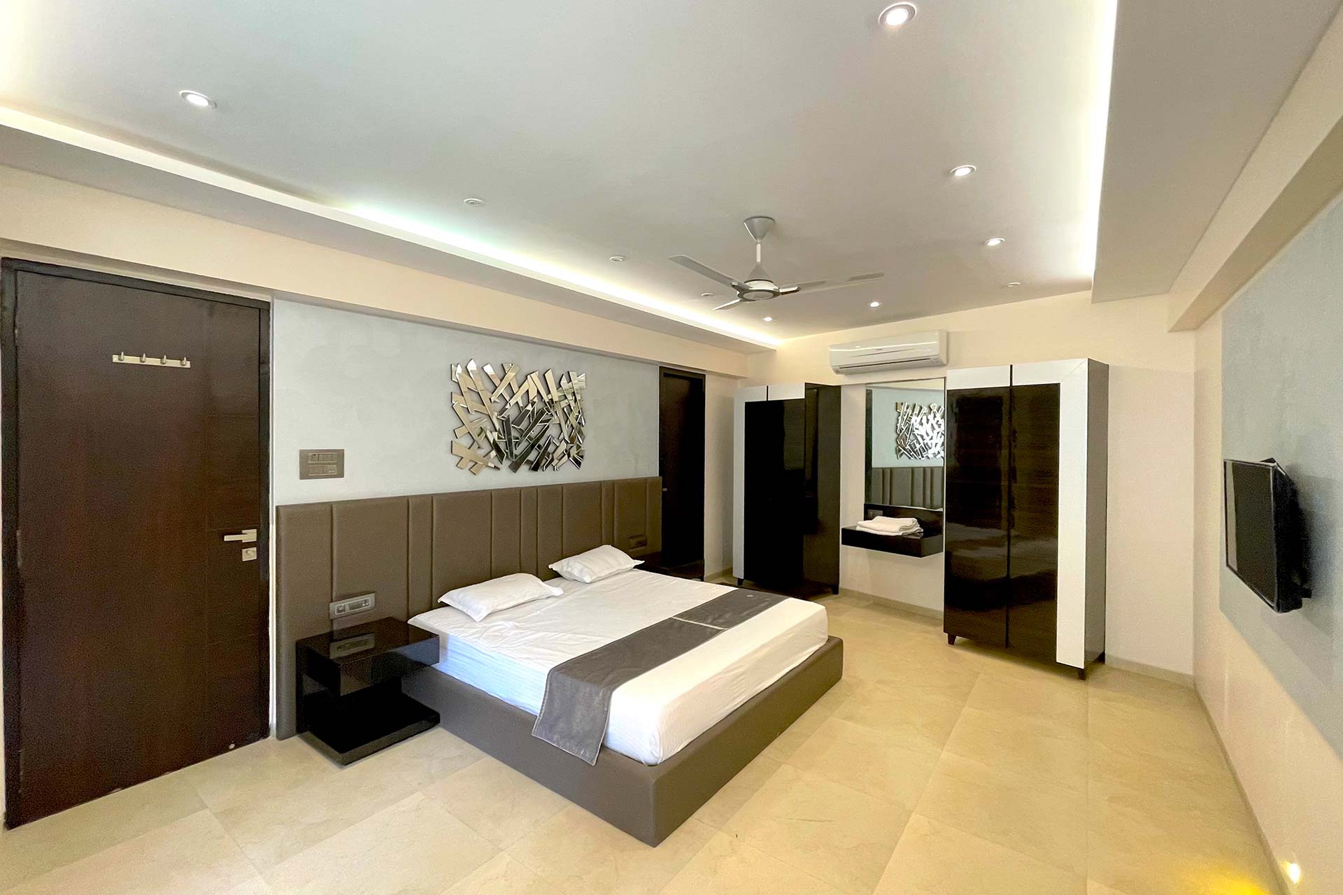 3 Rooms @ Grande Montana