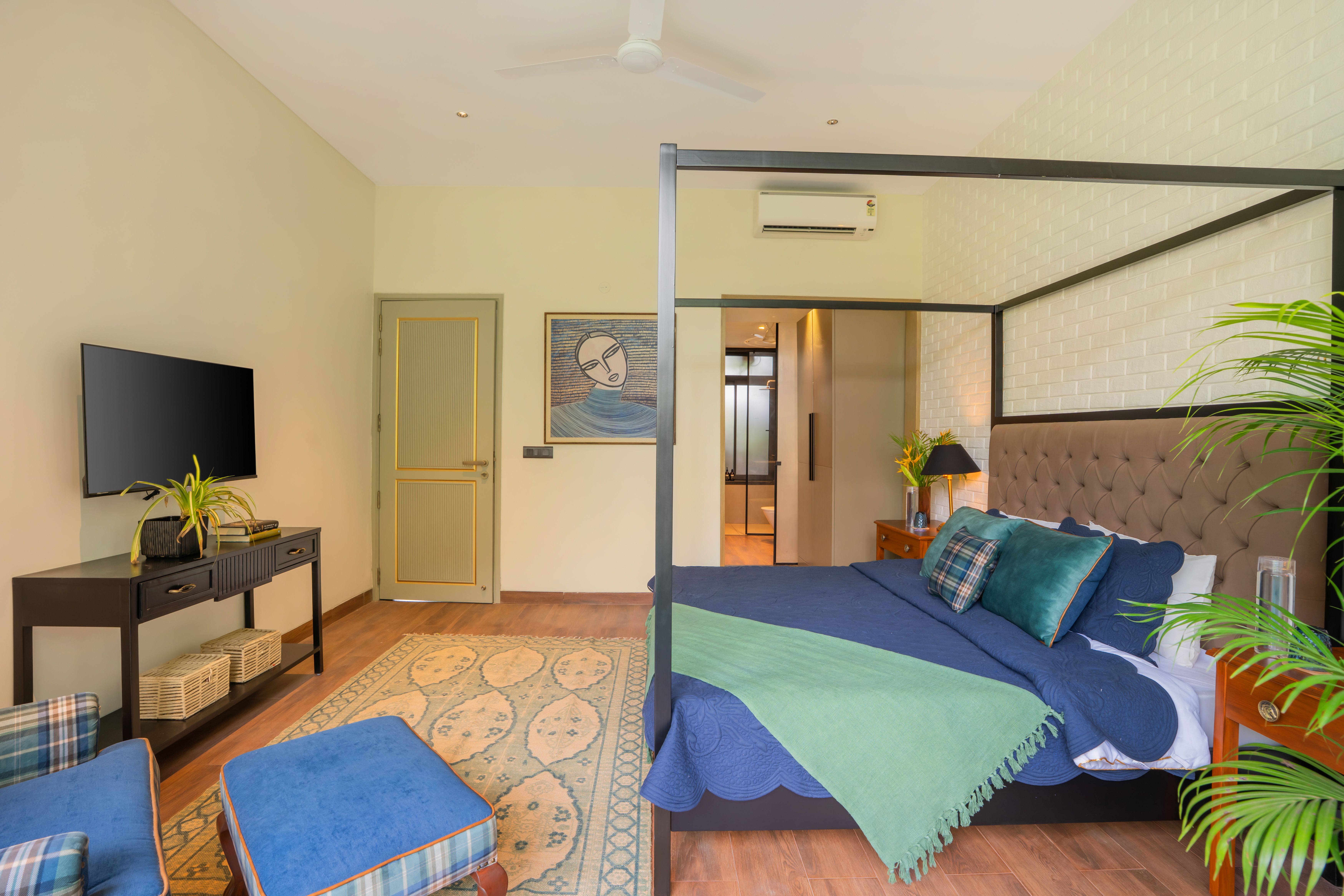 PUro Sol | 3-BHK Villa In a Gated Complex With Private Pool & Bathtub | Near Popular Beaches